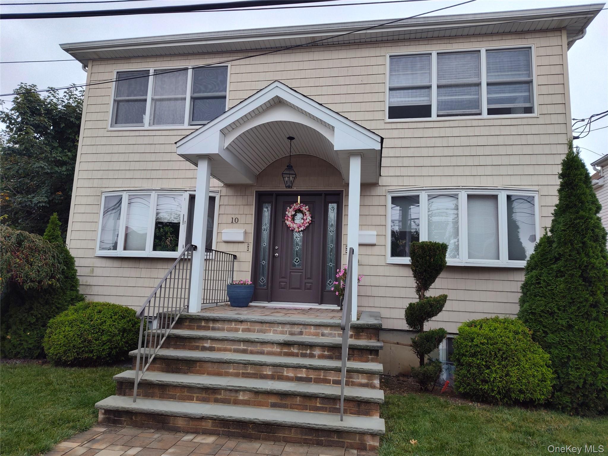 10 Cornelia Street, Farmingdale, NY 11735