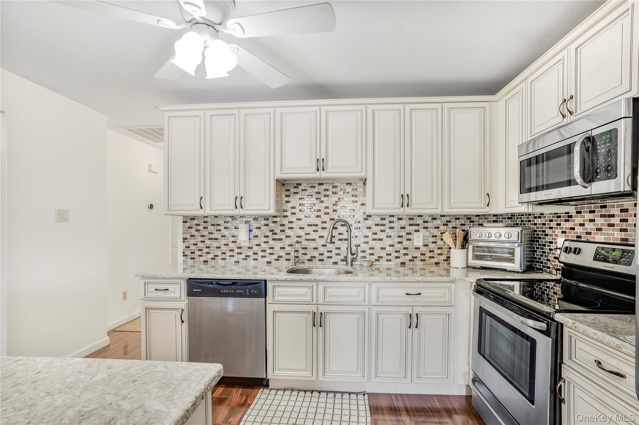 18 Thorburn Avenue, Patchogue, NY 11772