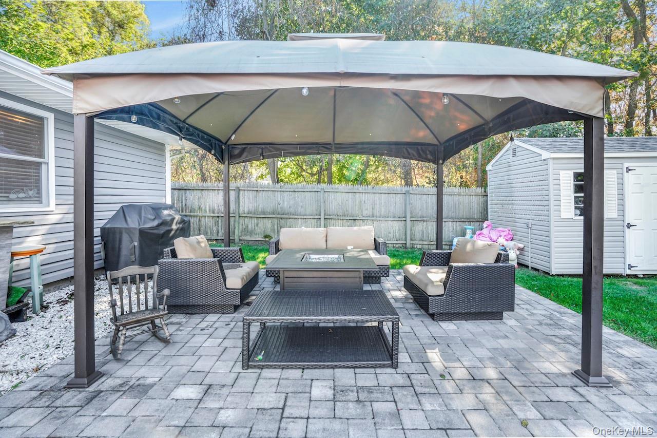 18 Thorburn Avenue, Patchogue, NY 11772