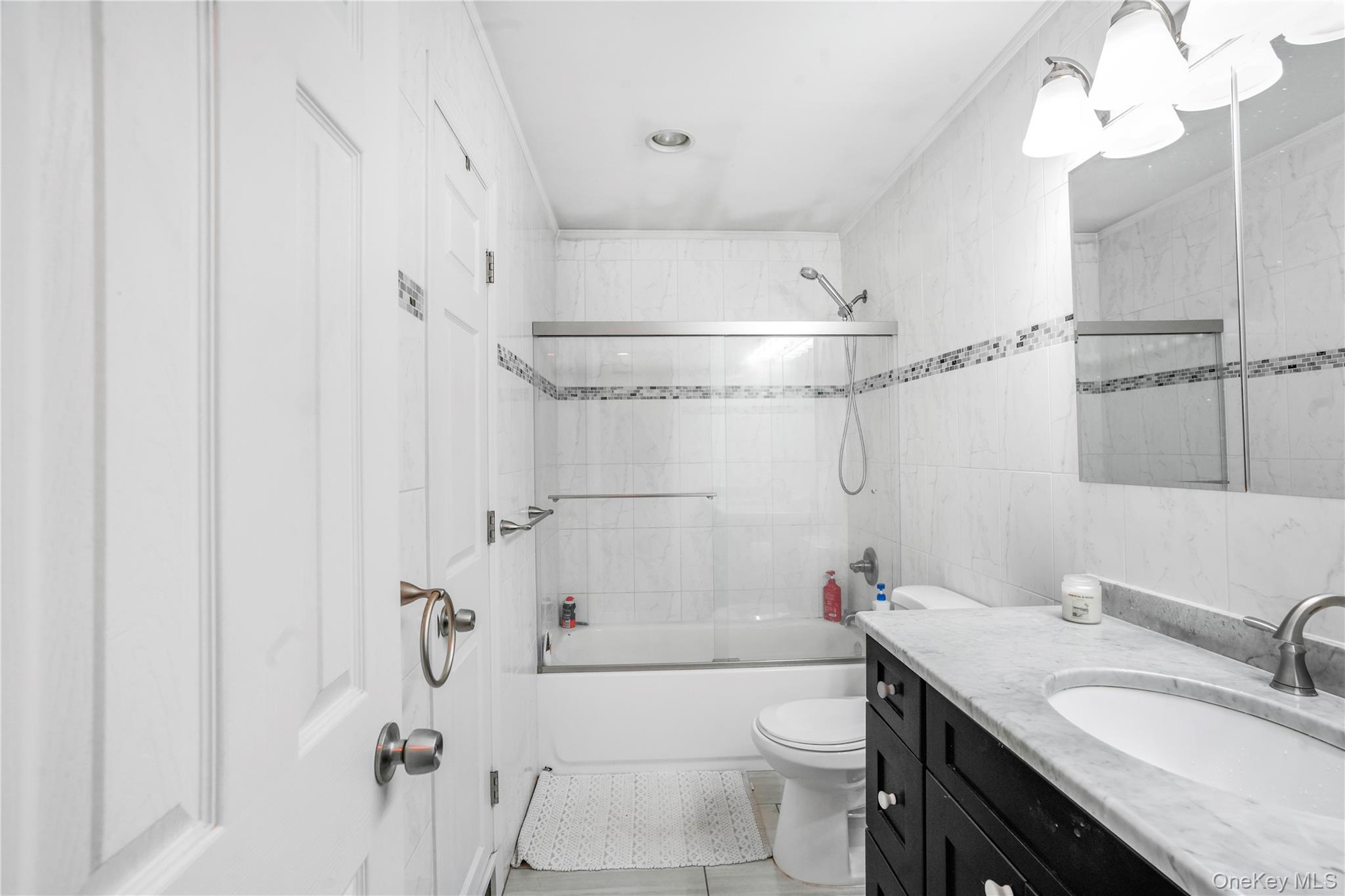 18 Thorburn Avenue, Patchogue, NY 11772