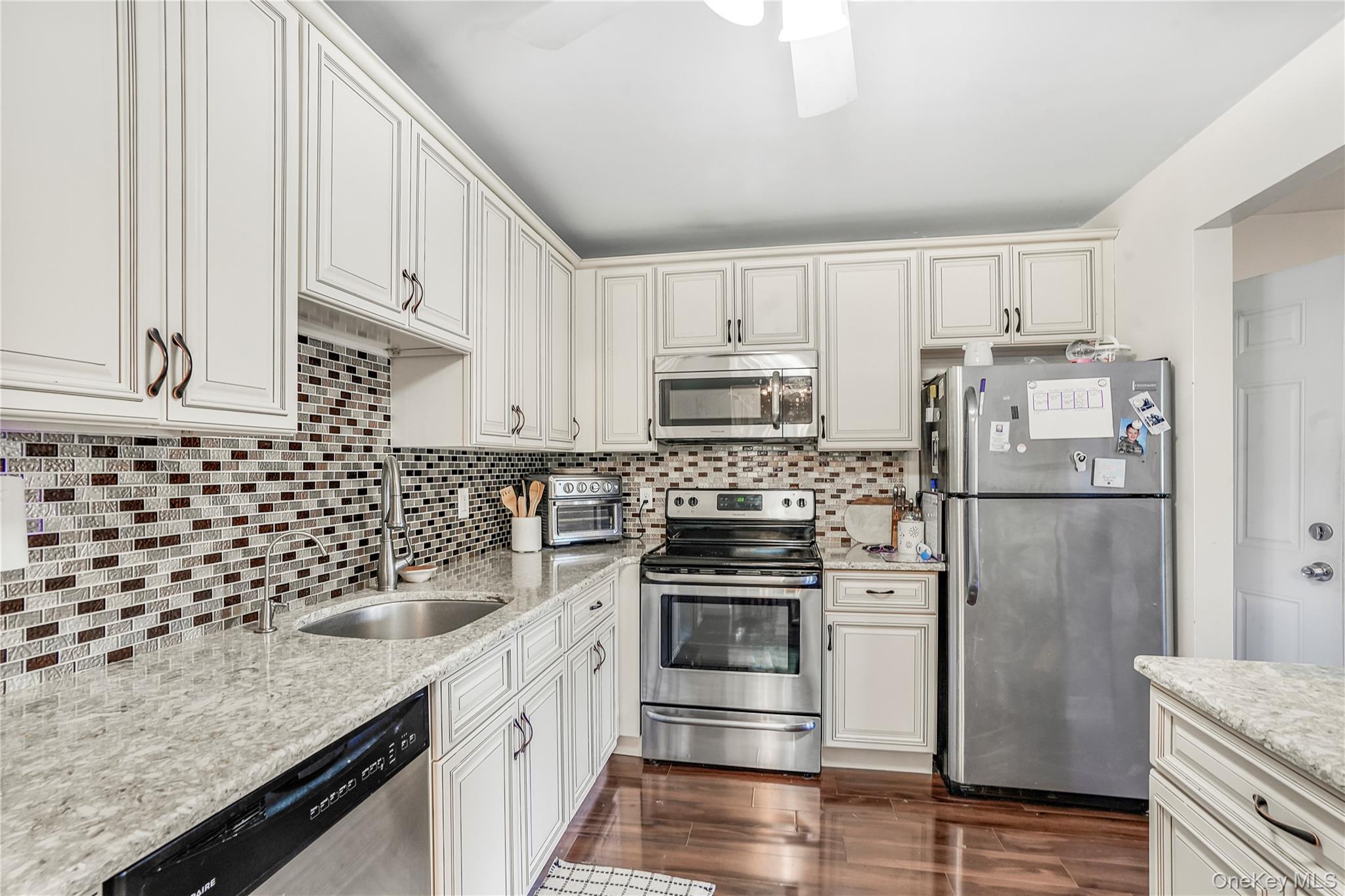 18 Thorburn Avenue, Patchogue, NY 11772