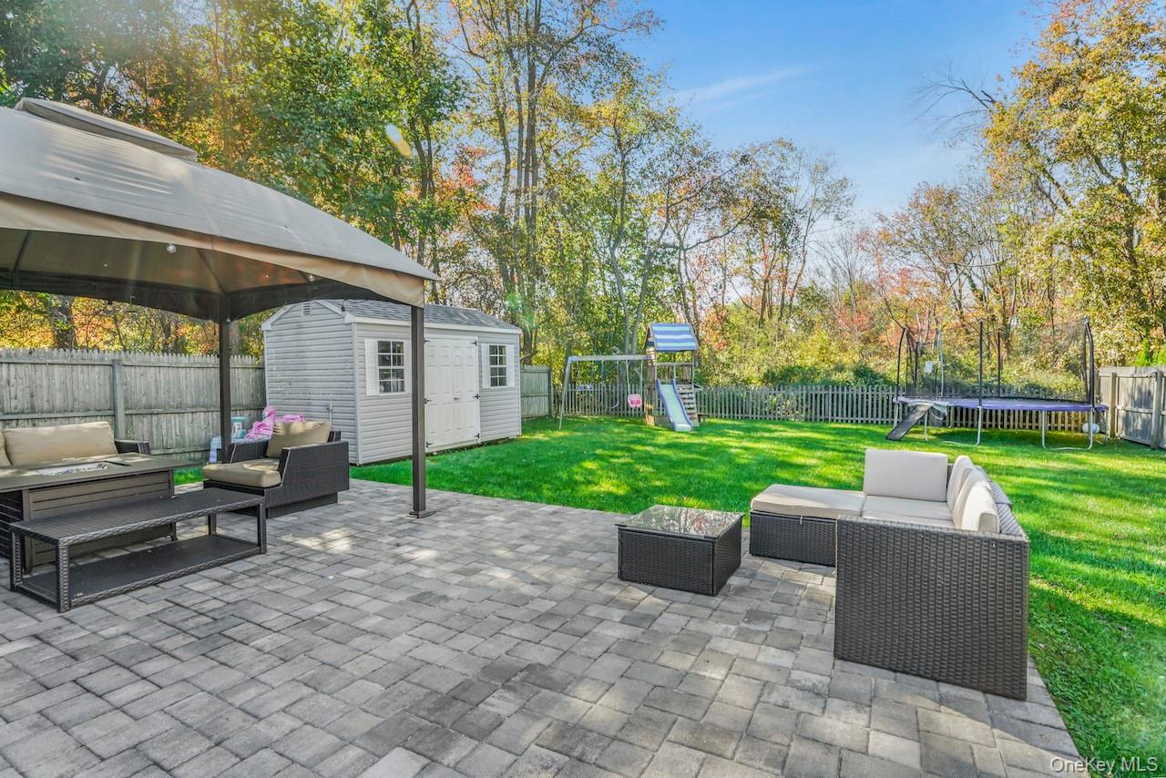 18 Thorburn Avenue, Patchogue, NY 11772