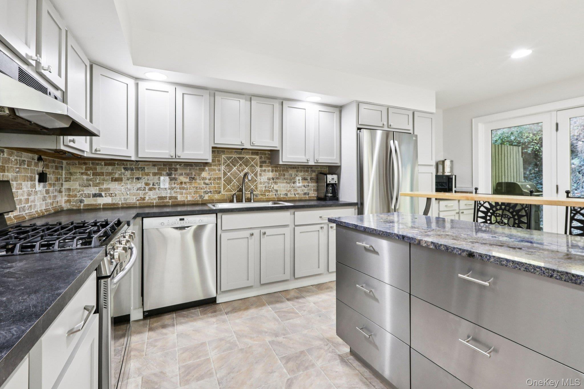 41 Village Gate Way, Nyack, NY 10960