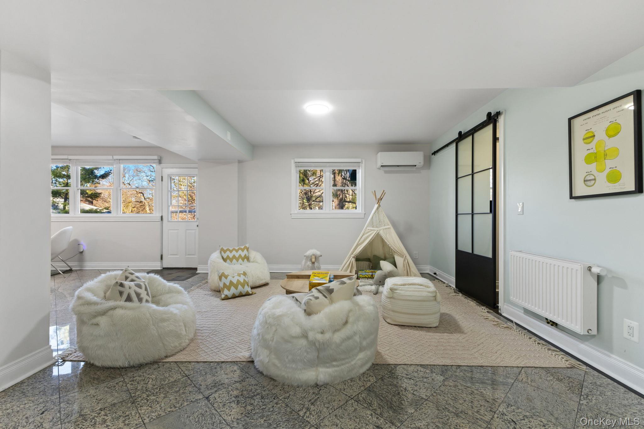 153 Deerfield Lane N, Pleasantville, NY 10570