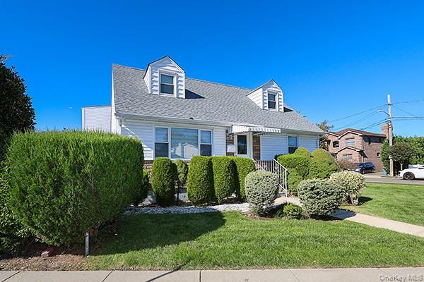 132 Bethel Road, Albertson, NY 11507