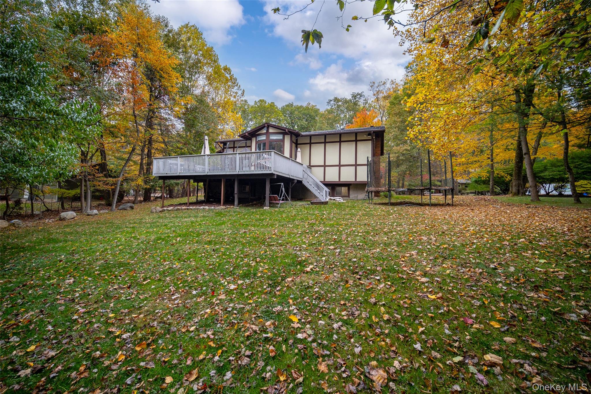 4 Ayr Court, Airmont, NY 10901