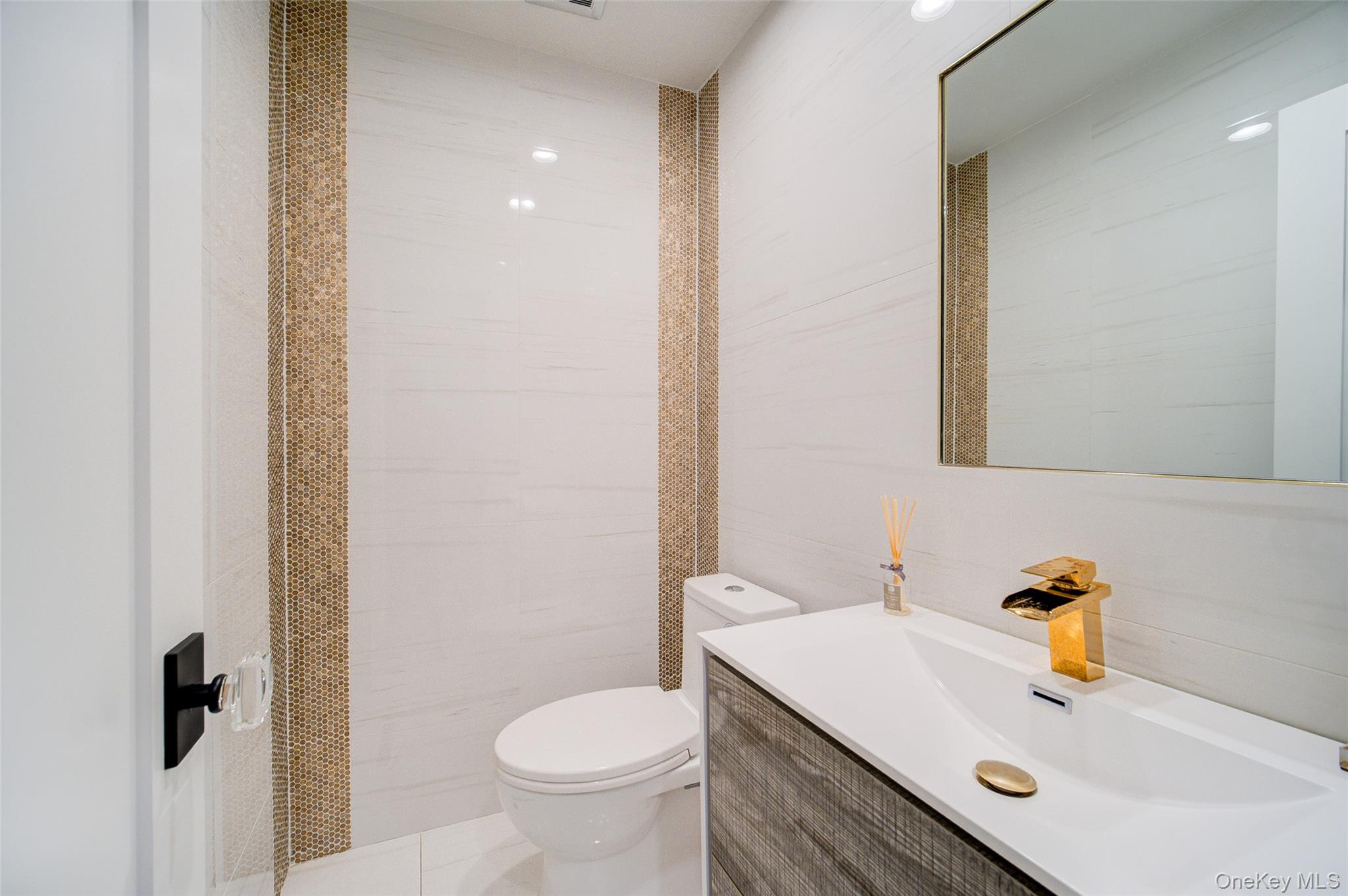 4 Ayr Court, Airmont, NY 10901