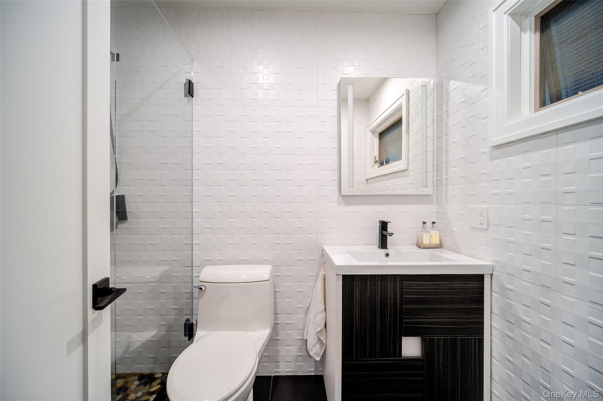 4 Ayr Court, Airmont, NY 10901