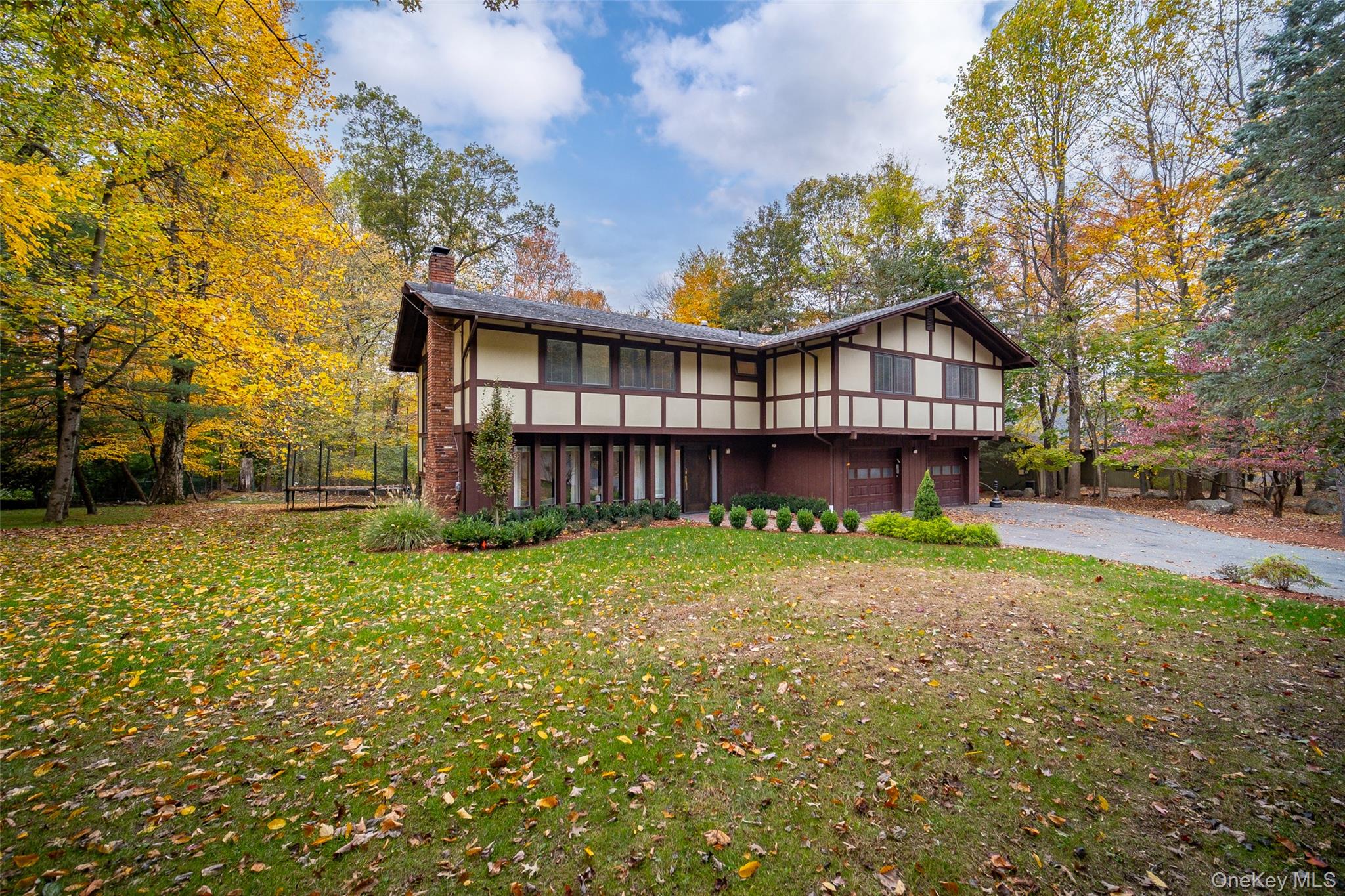 4 Ayr Court, Airmont, NY 10901