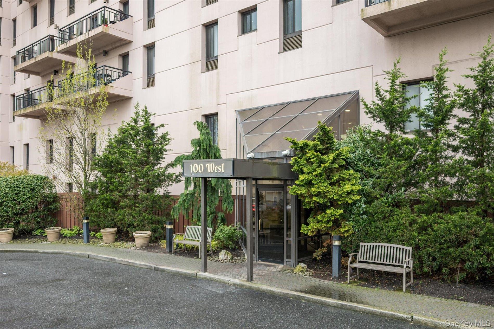 100 W Broadway # 7L, Long Beach, NY 11561