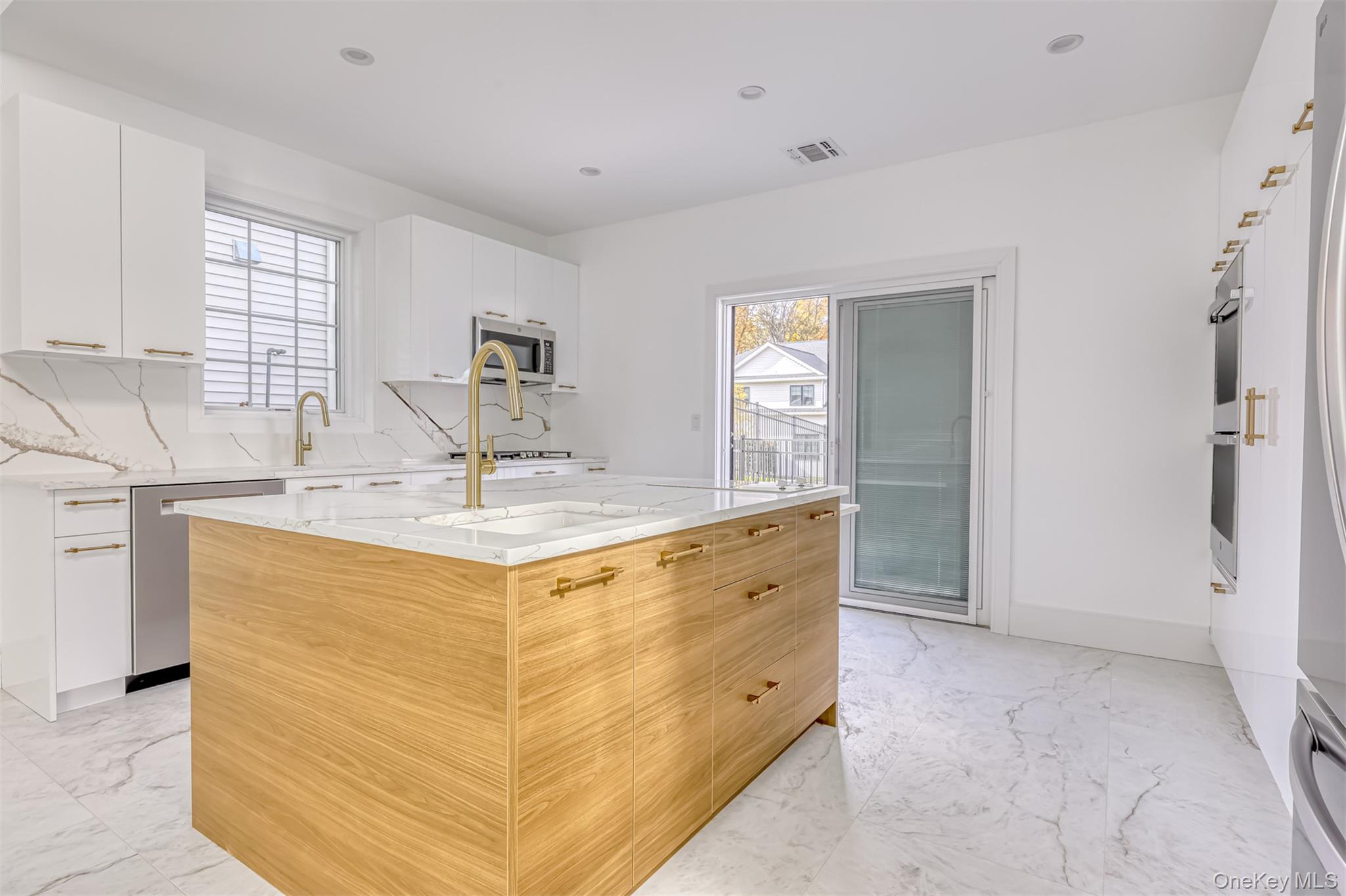 14 Silverwood Circle, Suffern, NY 10901