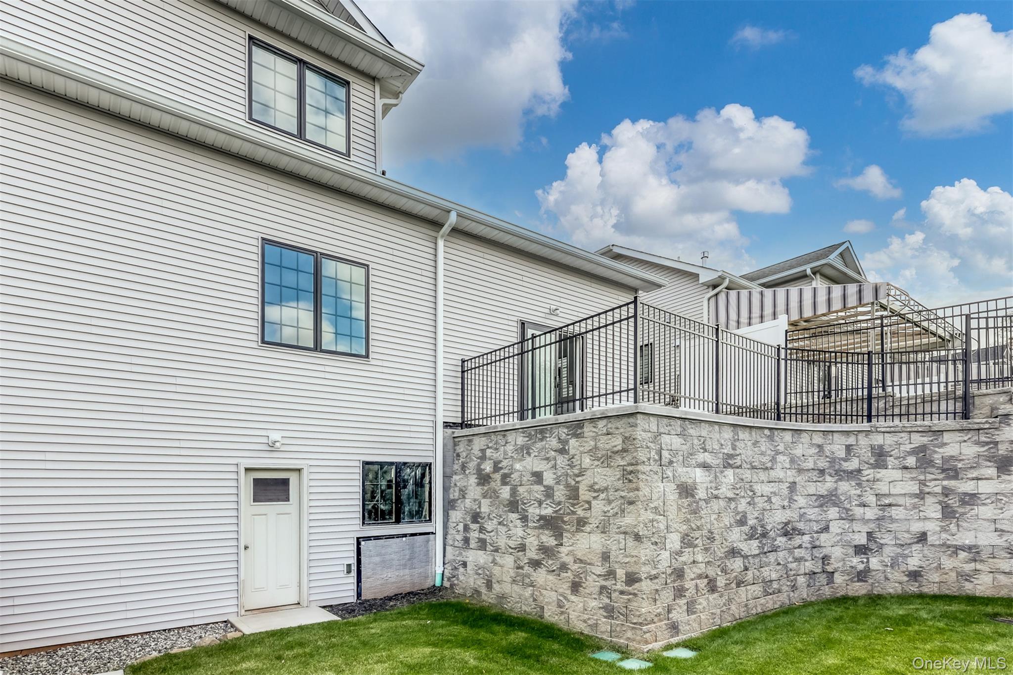 14 Silverwood Circle, Suffern, NY 10901