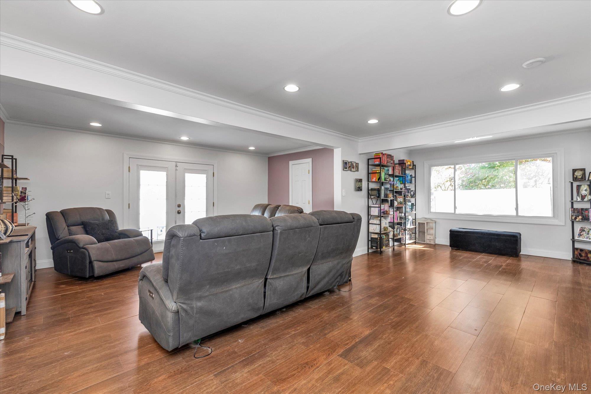 528 Carpenter Avenue, Oceanside, NY 11572