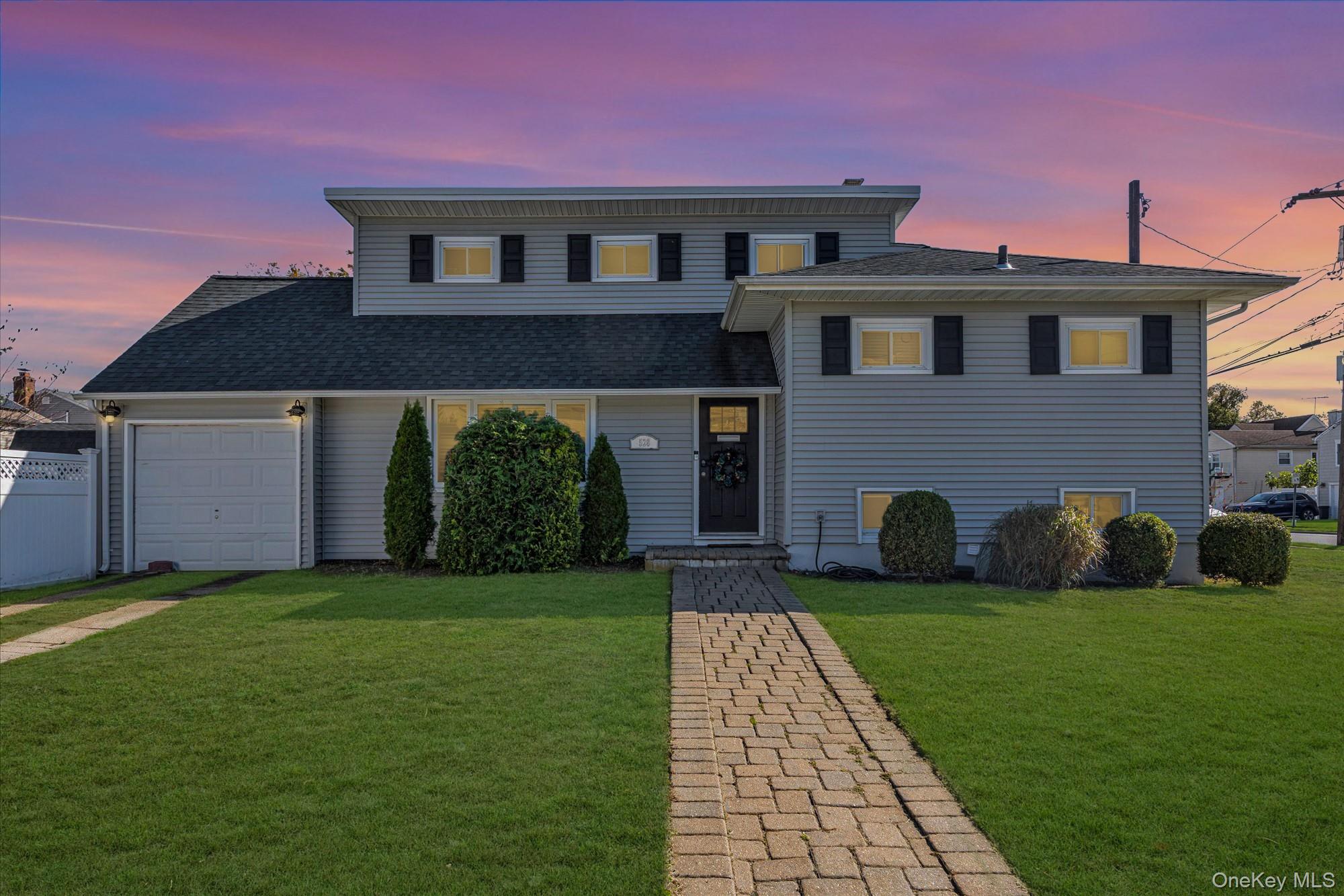 528 Carpenter Avenue, Oceanside, NY 11572