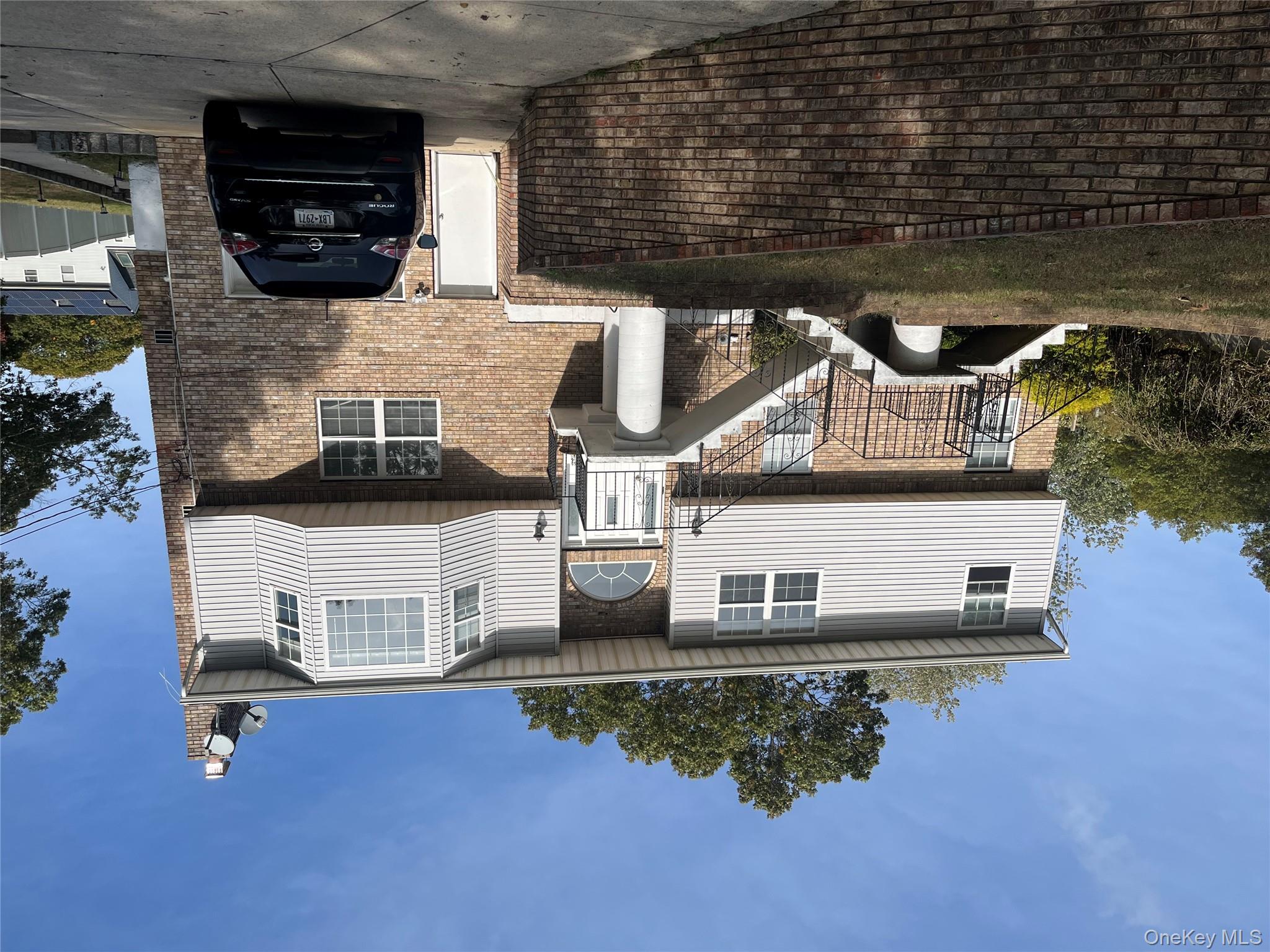 39 Elder Avenue, Farmingville, NY 11738