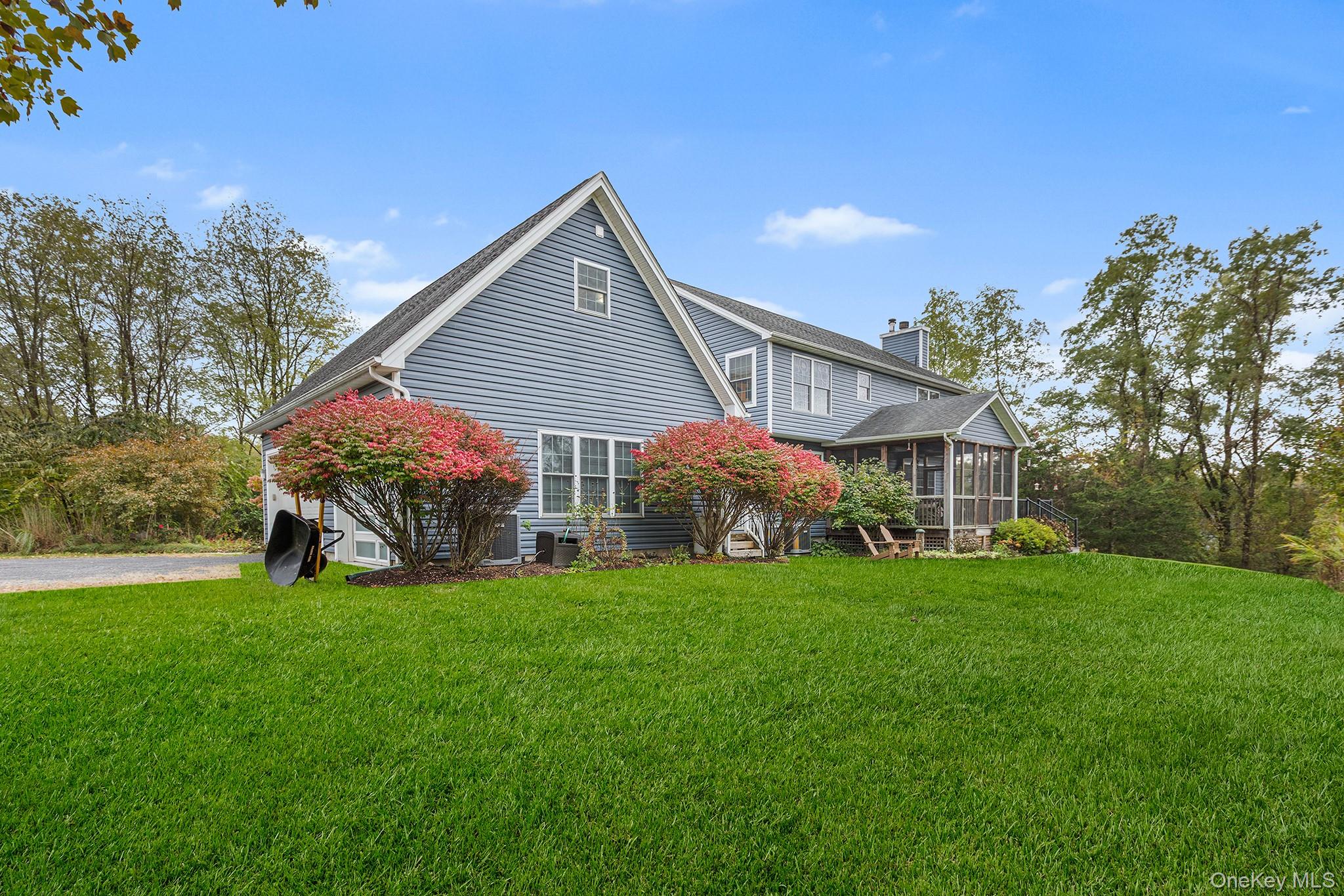 39 Eastview Lane, Red Hook, NY 12571