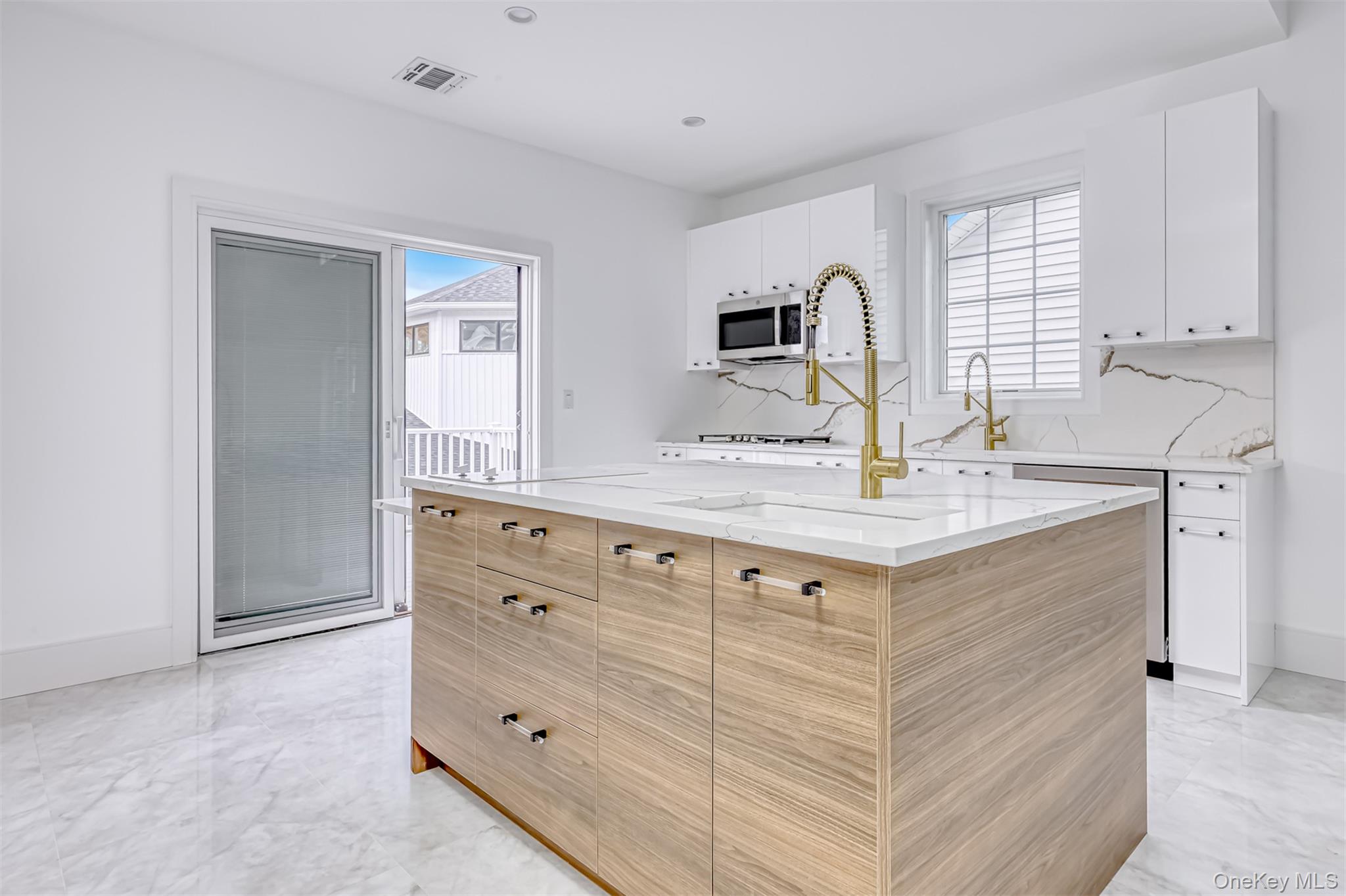 16 Silverwood Circle, Suffern, NY 10901