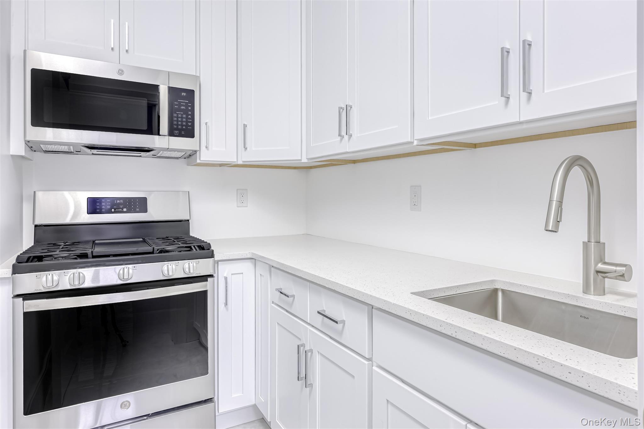 16 Silverwood Circle, Suffern, NY 10901