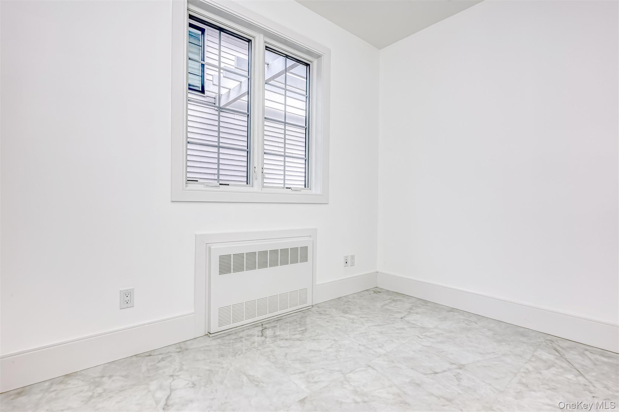 16 Silverwood Circle, Suffern, NY 10901