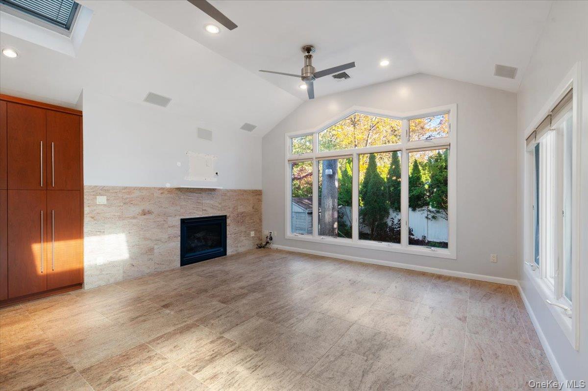 25 Belmont Drive W, Roslyn Heights, NY 11577