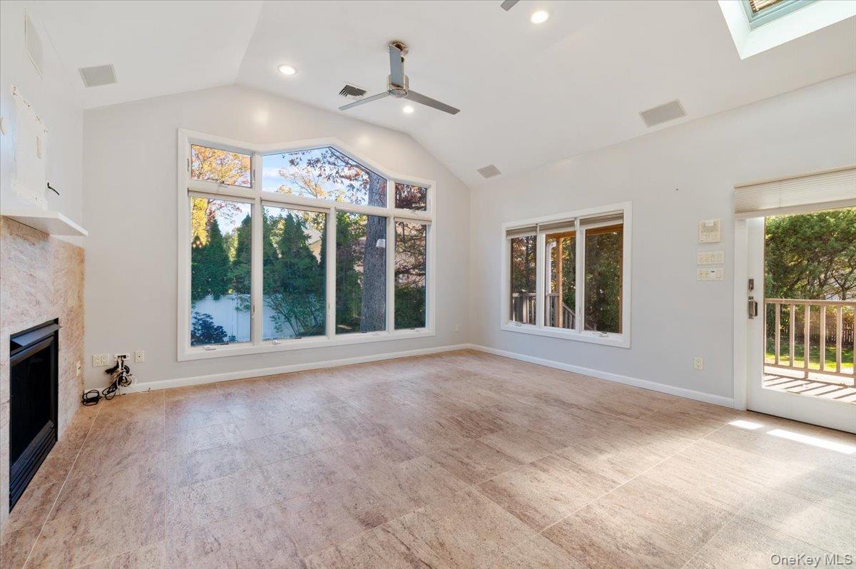 25 Belmont Drive W, Roslyn Heights, NY 11577