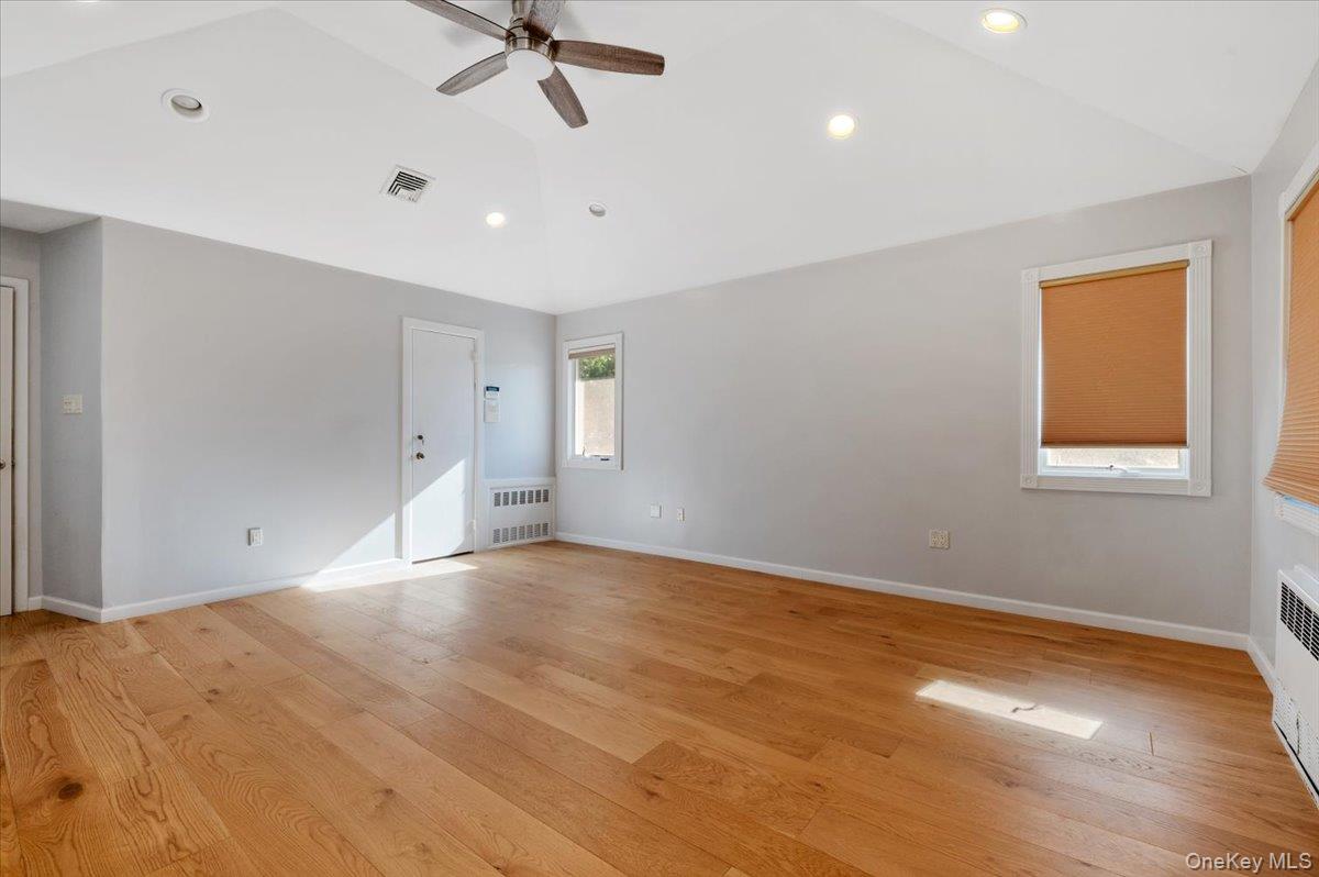 25 Belmont Drive W, Roslyn Heights, NY 11577