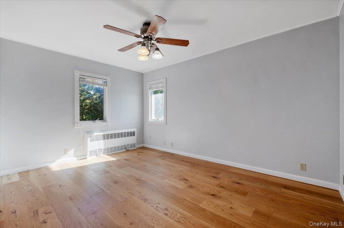 25 Belmont Drive W, Roslyn Heights, NY 11577