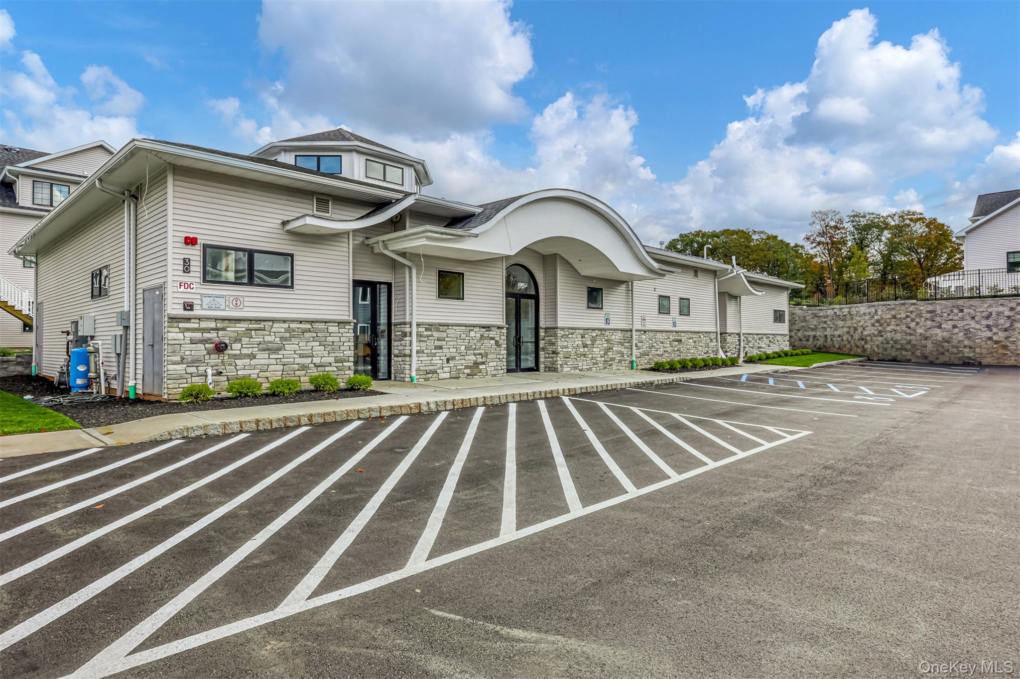 28 Silverwood Circle, Suffern, NY 10901