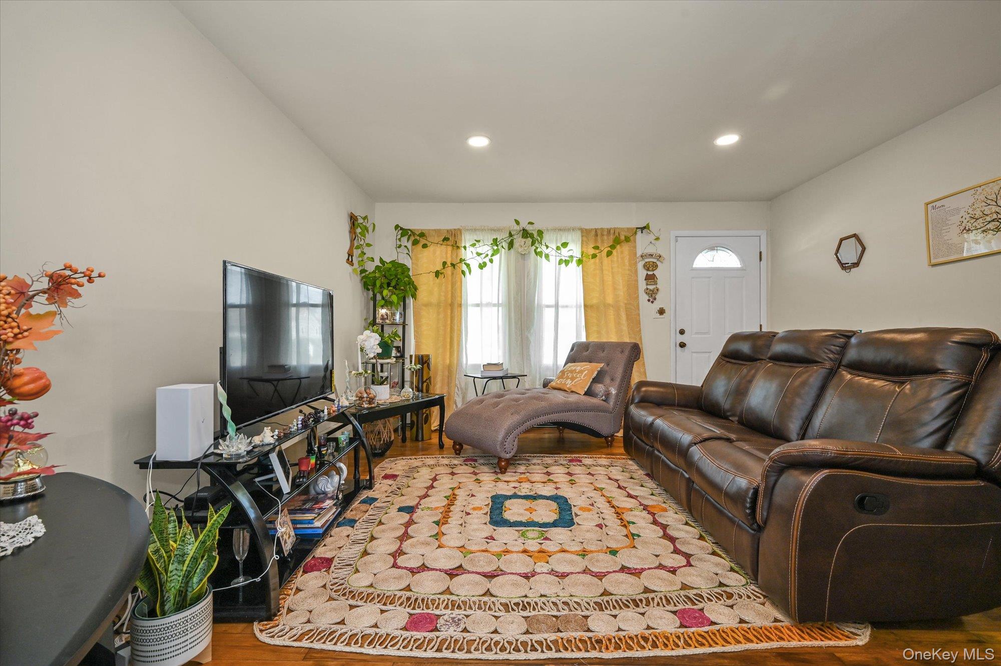 16 E Chestnut Street, Central Islip, NY 11722