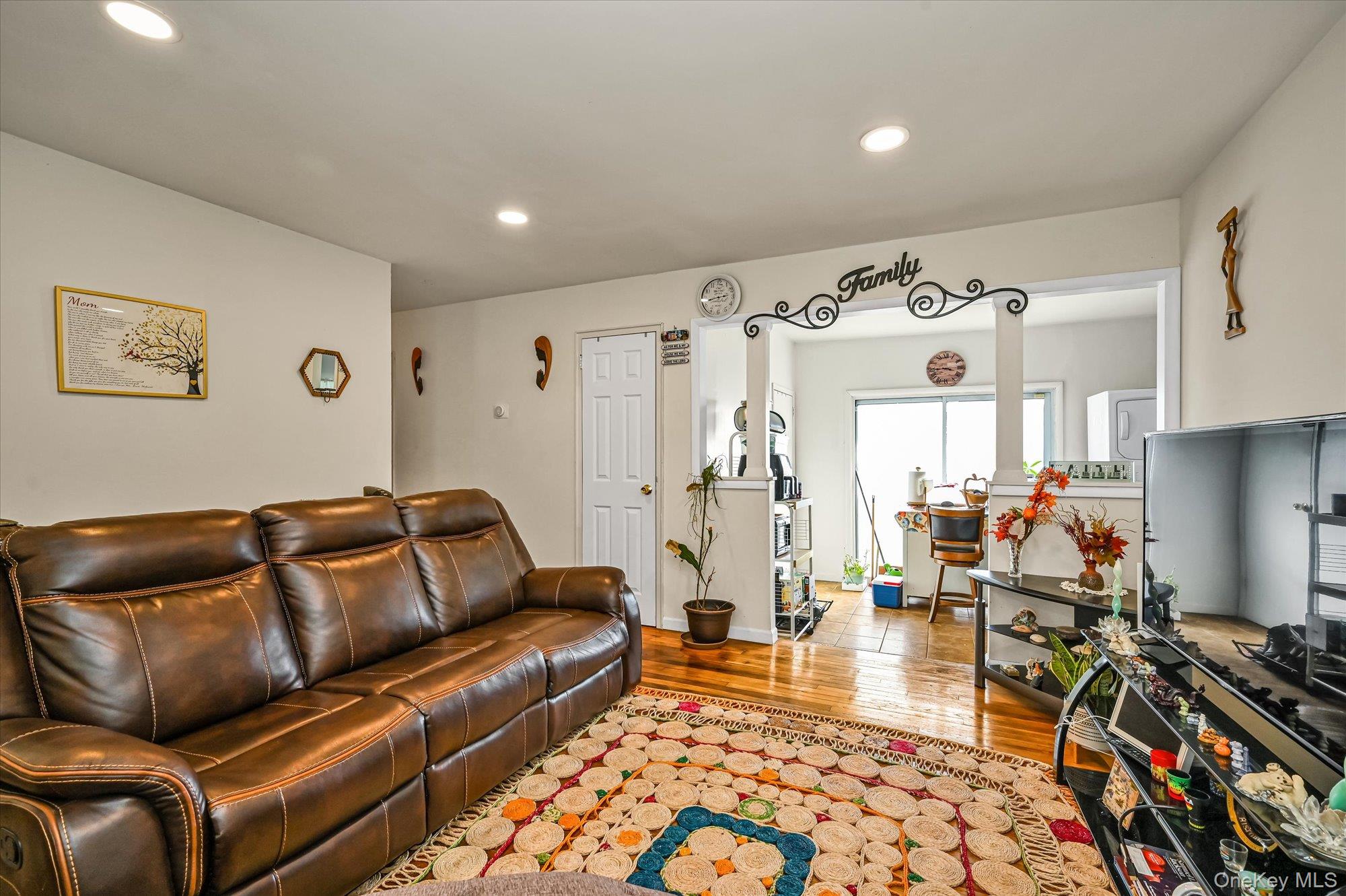 16 E Chestnut Street, Central Islip, NY 11722