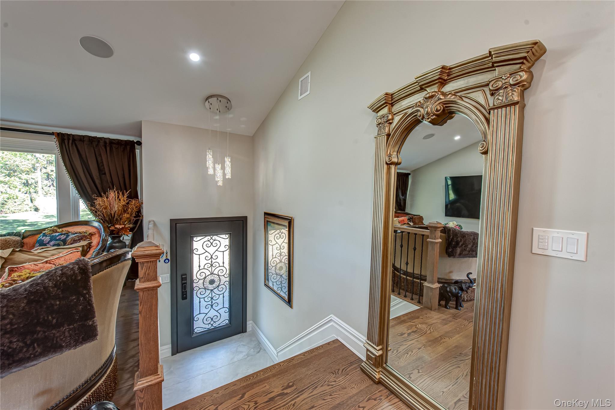 10 Dewey Road, Commack, NY 11725