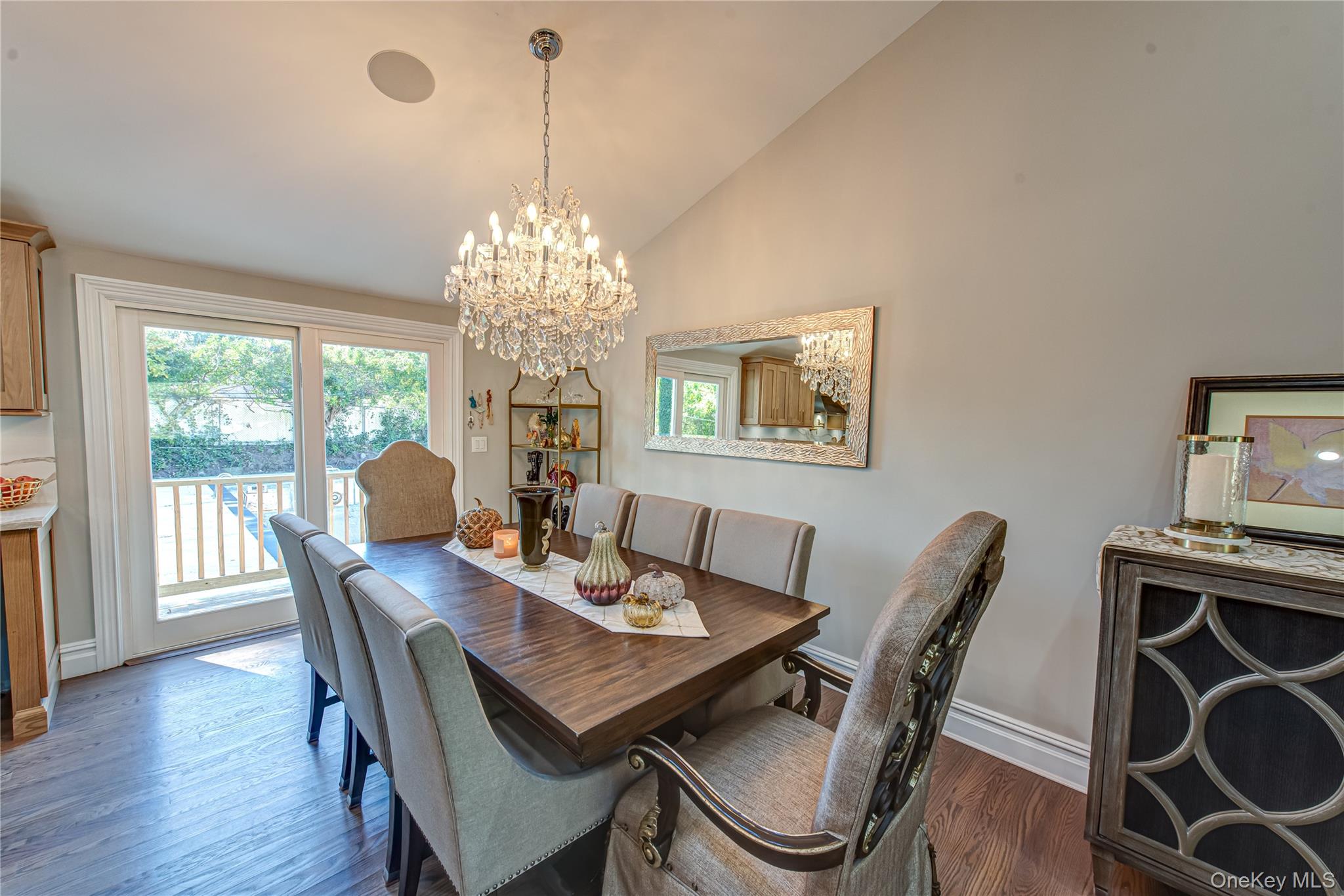 10 Dewey Road, Commack, NY 11725