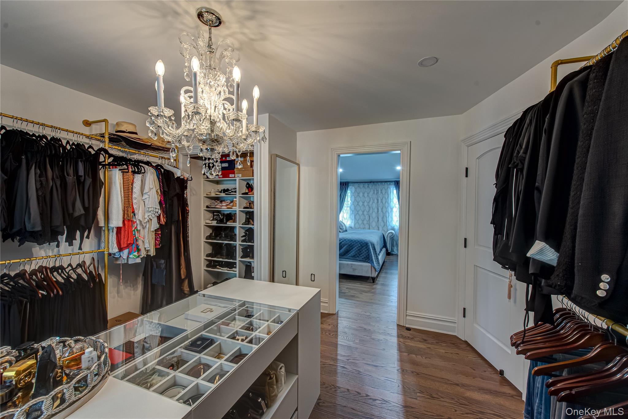 10 Dewey Road, Commack, NY 11725