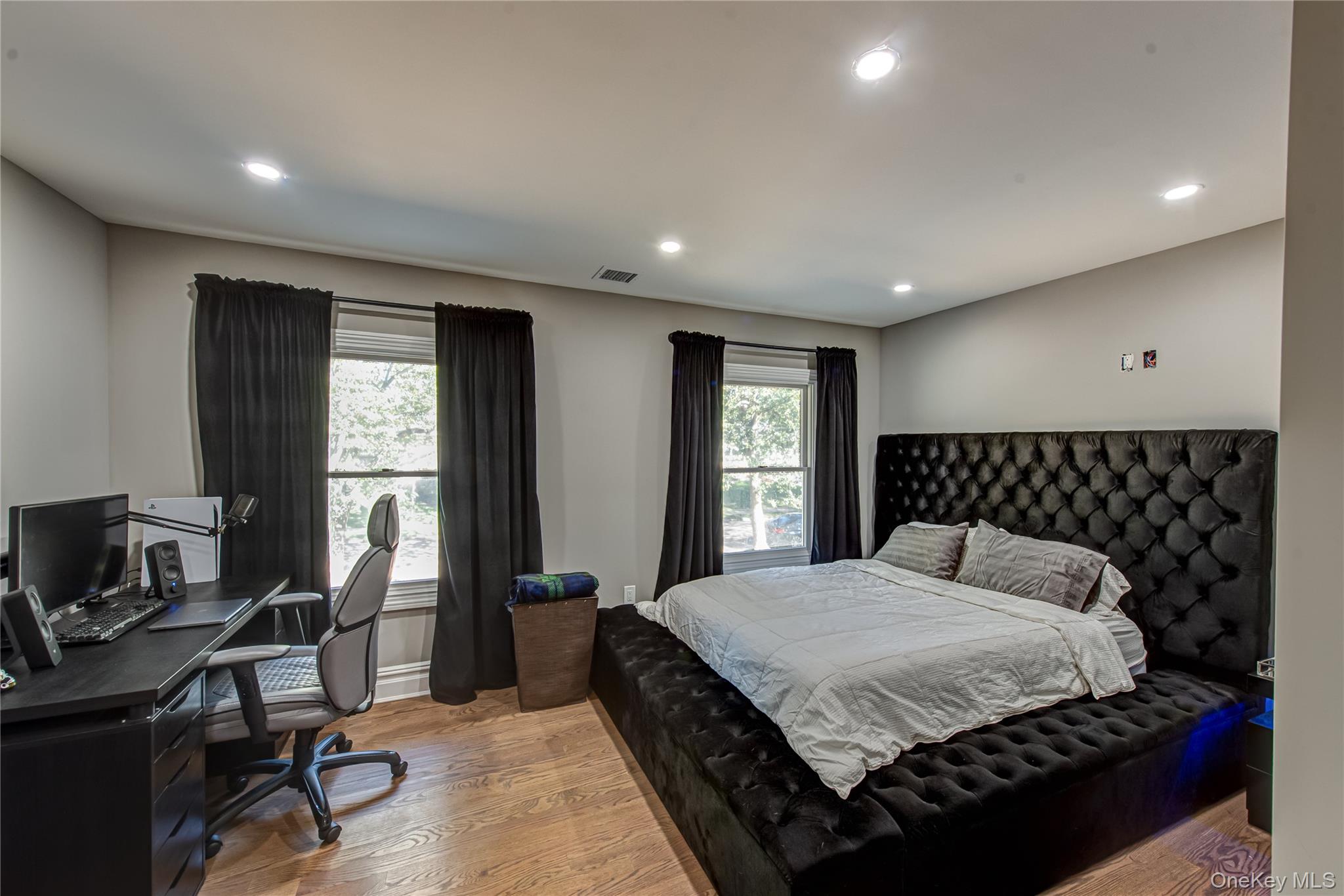 10 Dewey Road, Commack, NY 11725