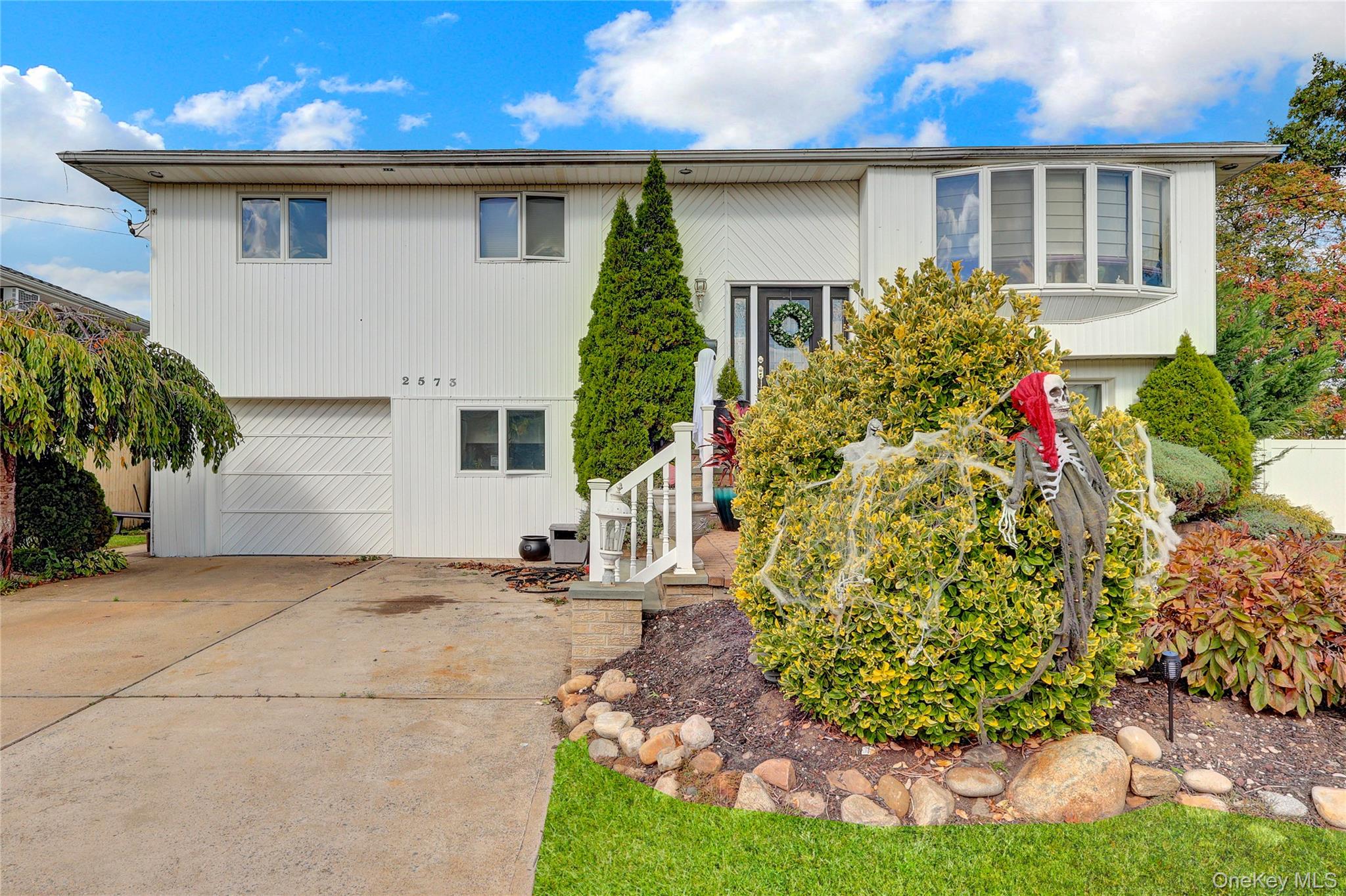 2573 Harvard Lane, Seaford, NY 11783