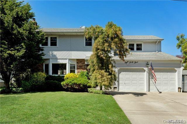 843 Outlook Avenue, West Babylon, NY 11704