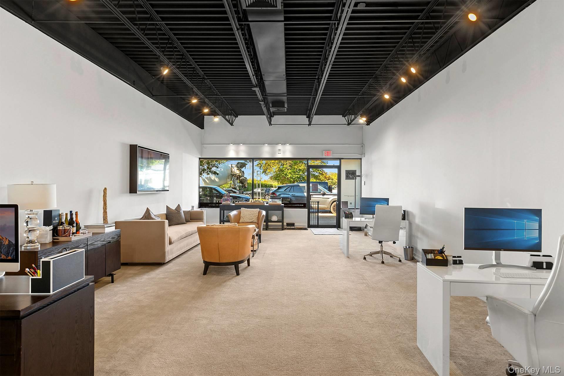 2393 Montauk Highway, Bridgehampton, NY 11932