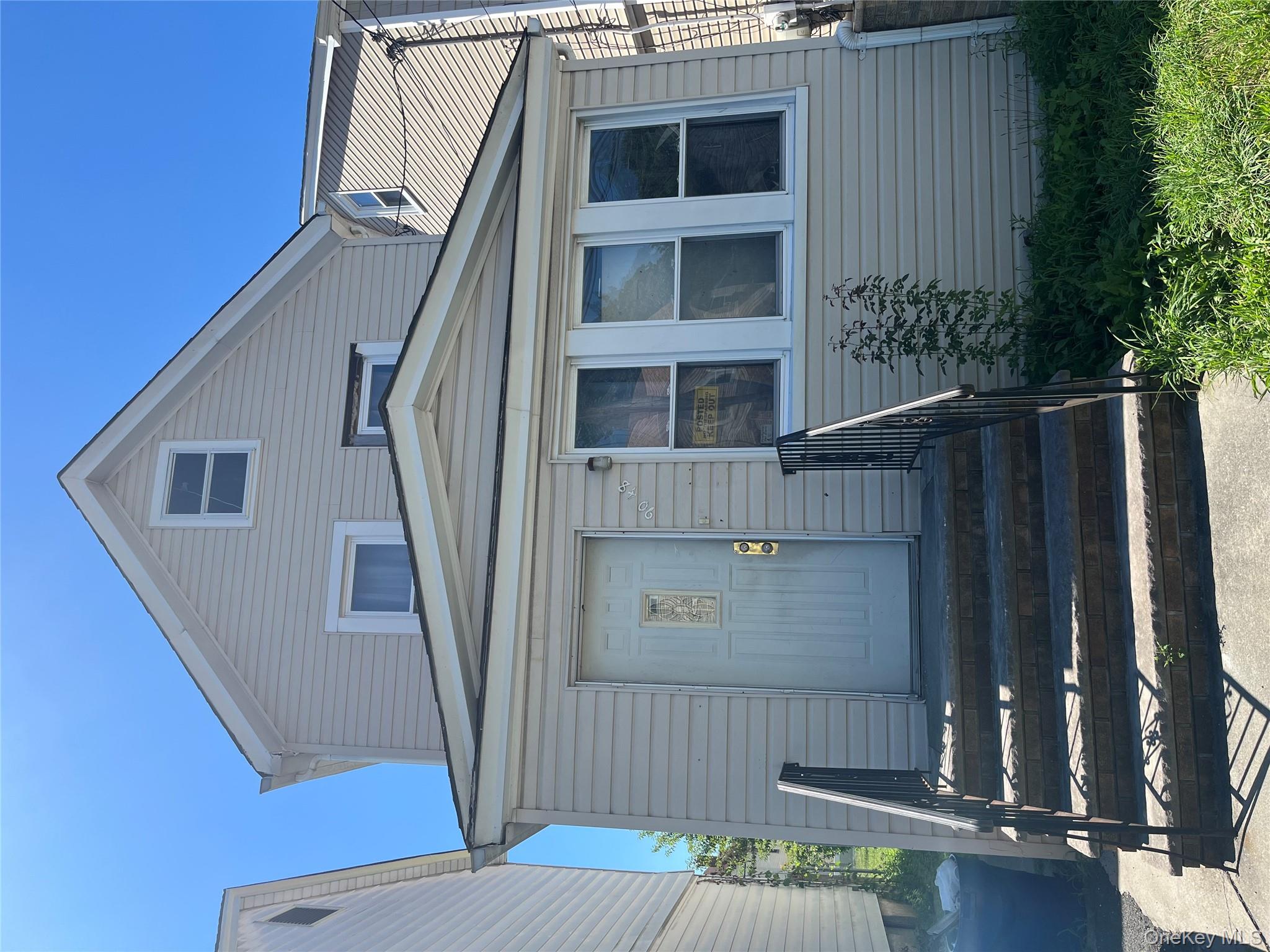 9048 204th Street, Hollis, NY 11423