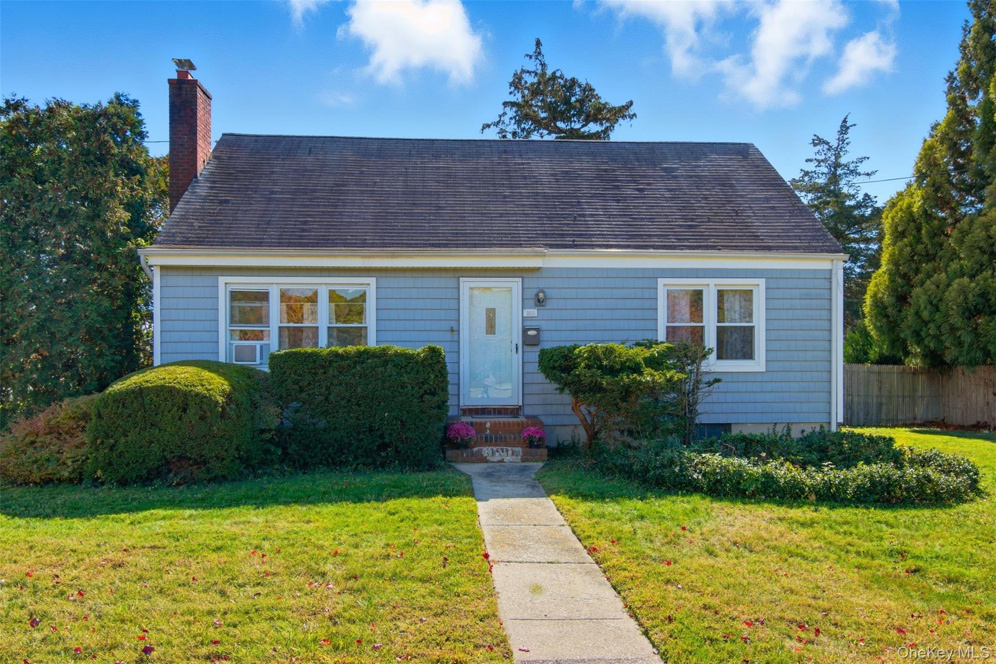 105 Dogwood Road, Northport, NY 11768