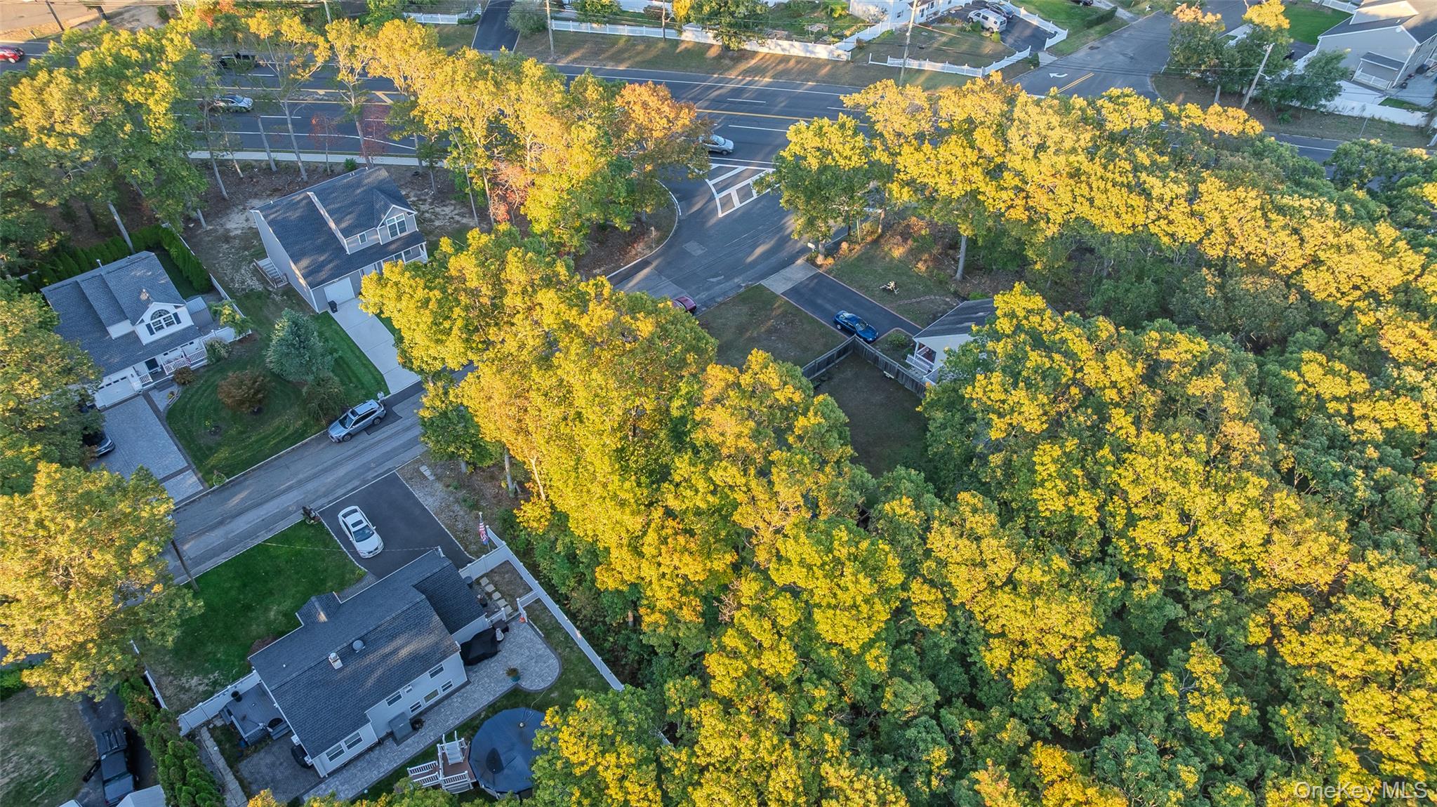 Arlington St, Patchogue, NY 11772