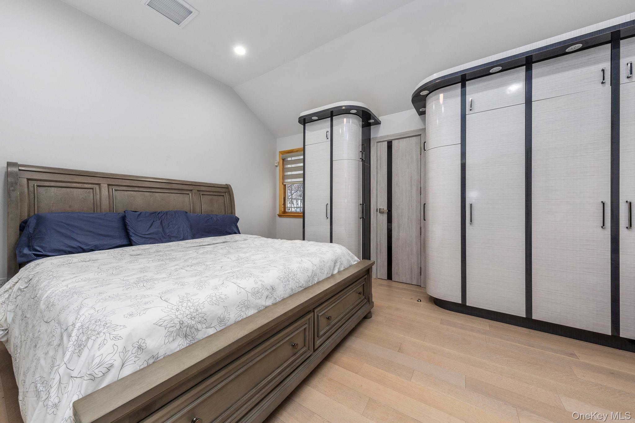 158-18 77th Avenue, Flushing, NY 11366