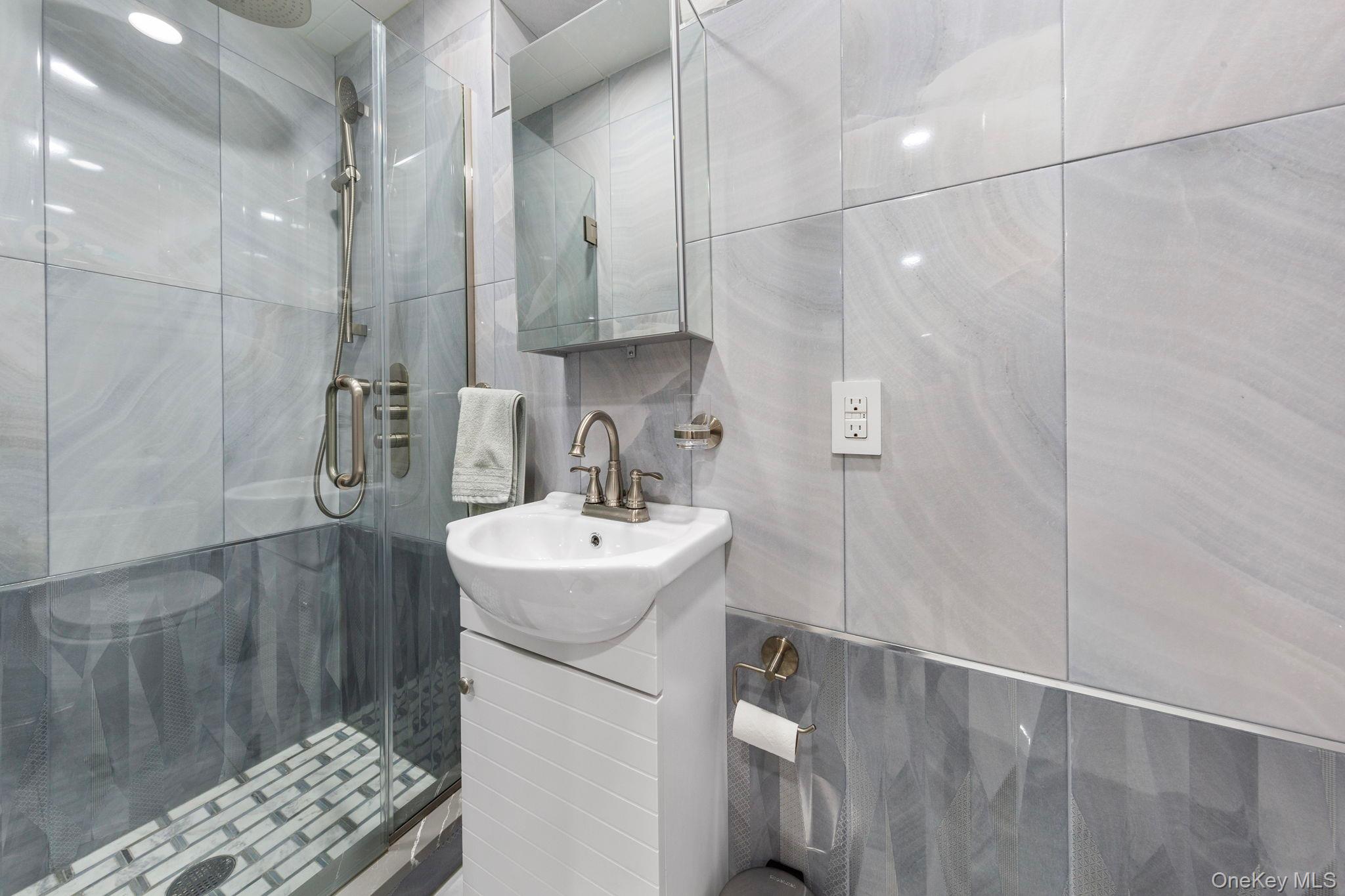 158-18 77th Avenue, Flushing, NY 11366