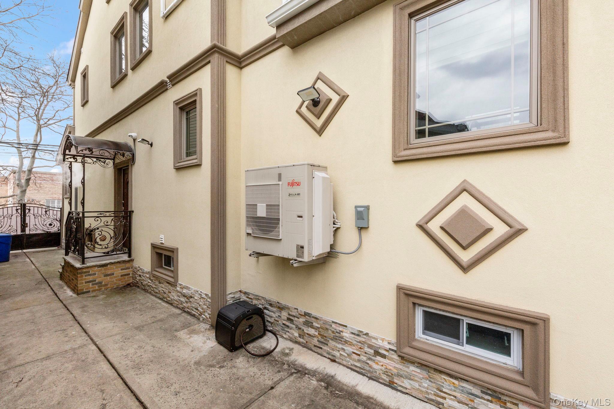 158-18 77th Avenue, Flushing, NY 11366