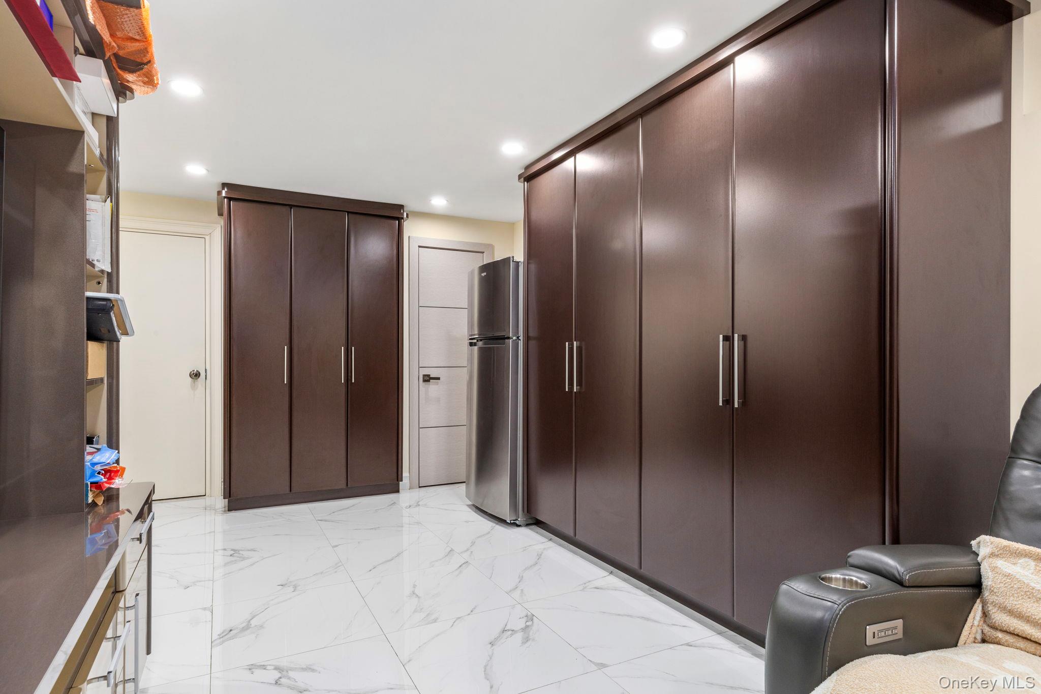 158-18 77th Avenue, Flushing, NY 11366