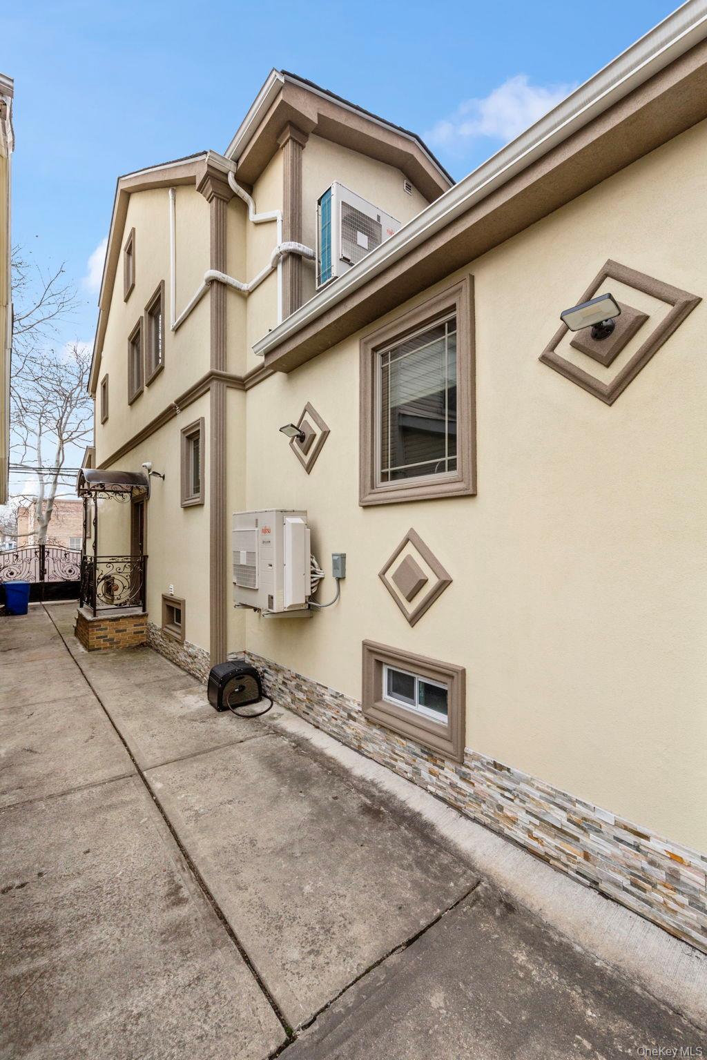 158-18 77th Avenue, Flushing, NY 11366