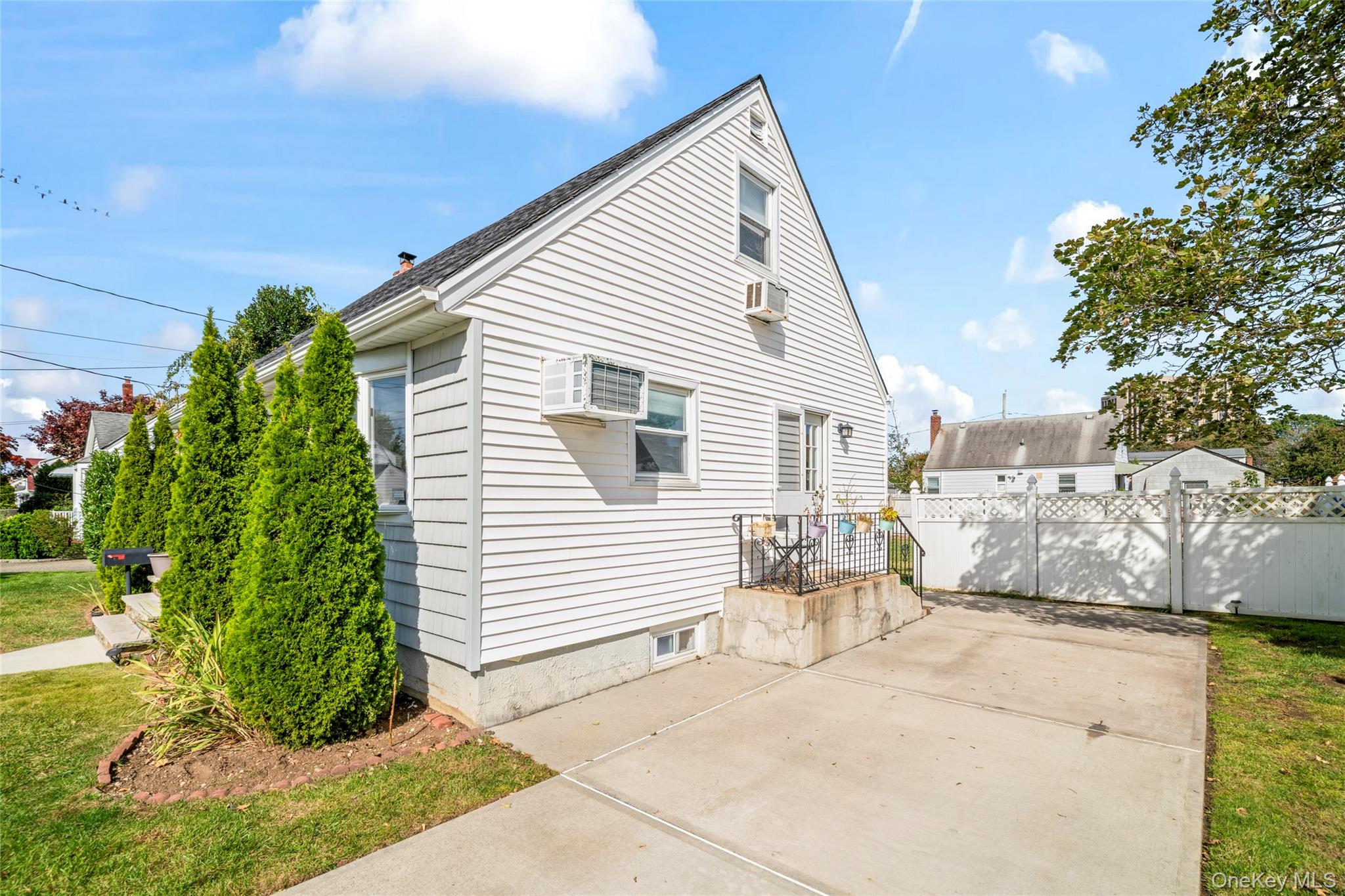 2197 6th Street, East Meadow, NY 11554