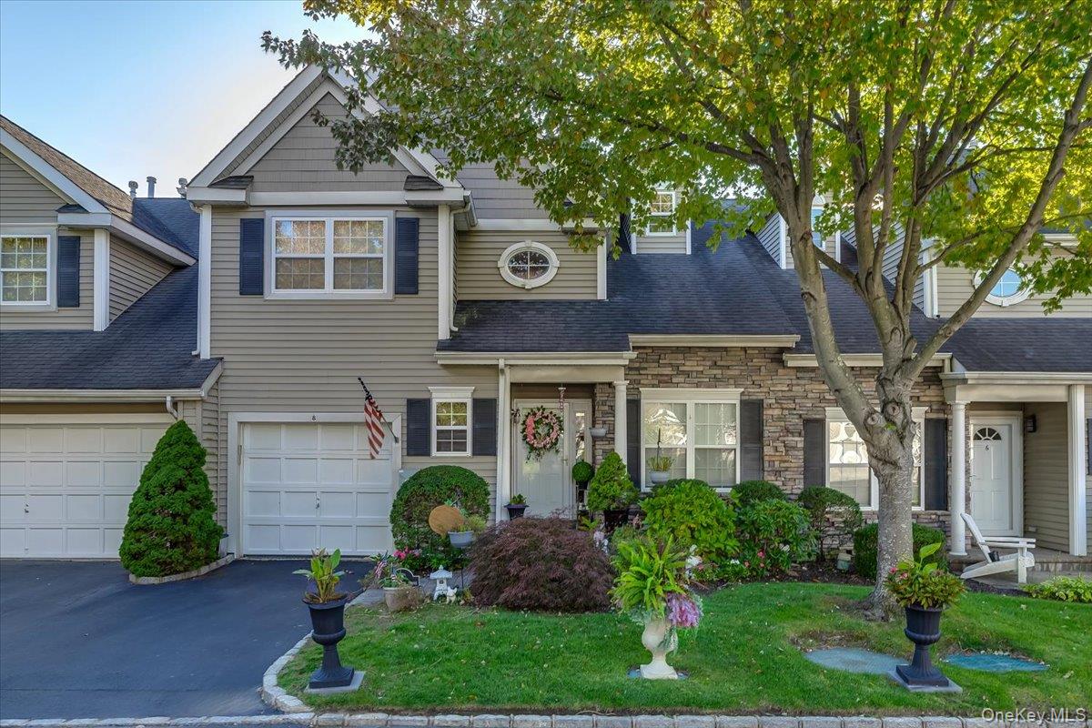 8 Scarborough Drive, Smithtown, NY 11787