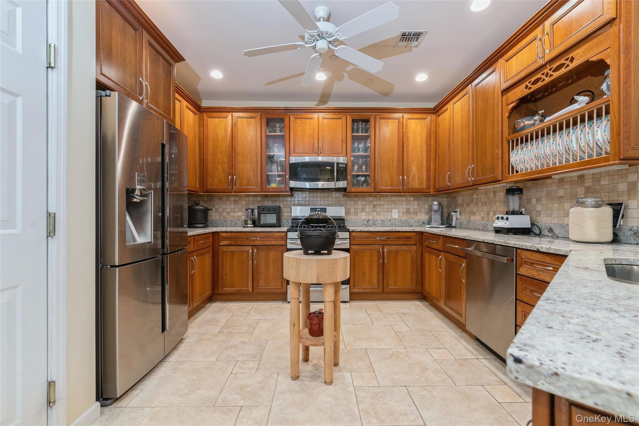 95 Cove Lane, East Setauket, NY 11733