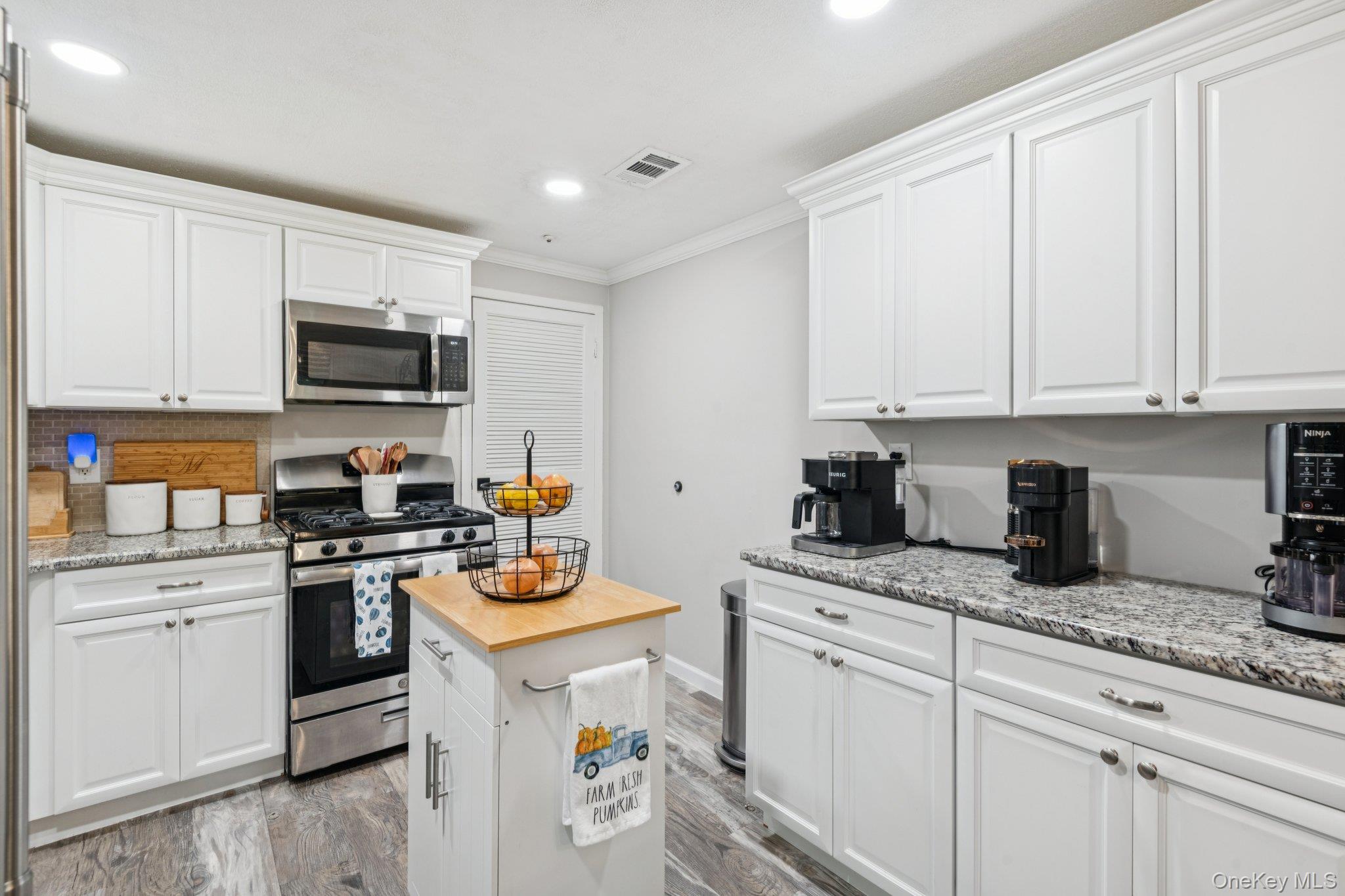 312 Clubhouse Court, Coram, NY 11727