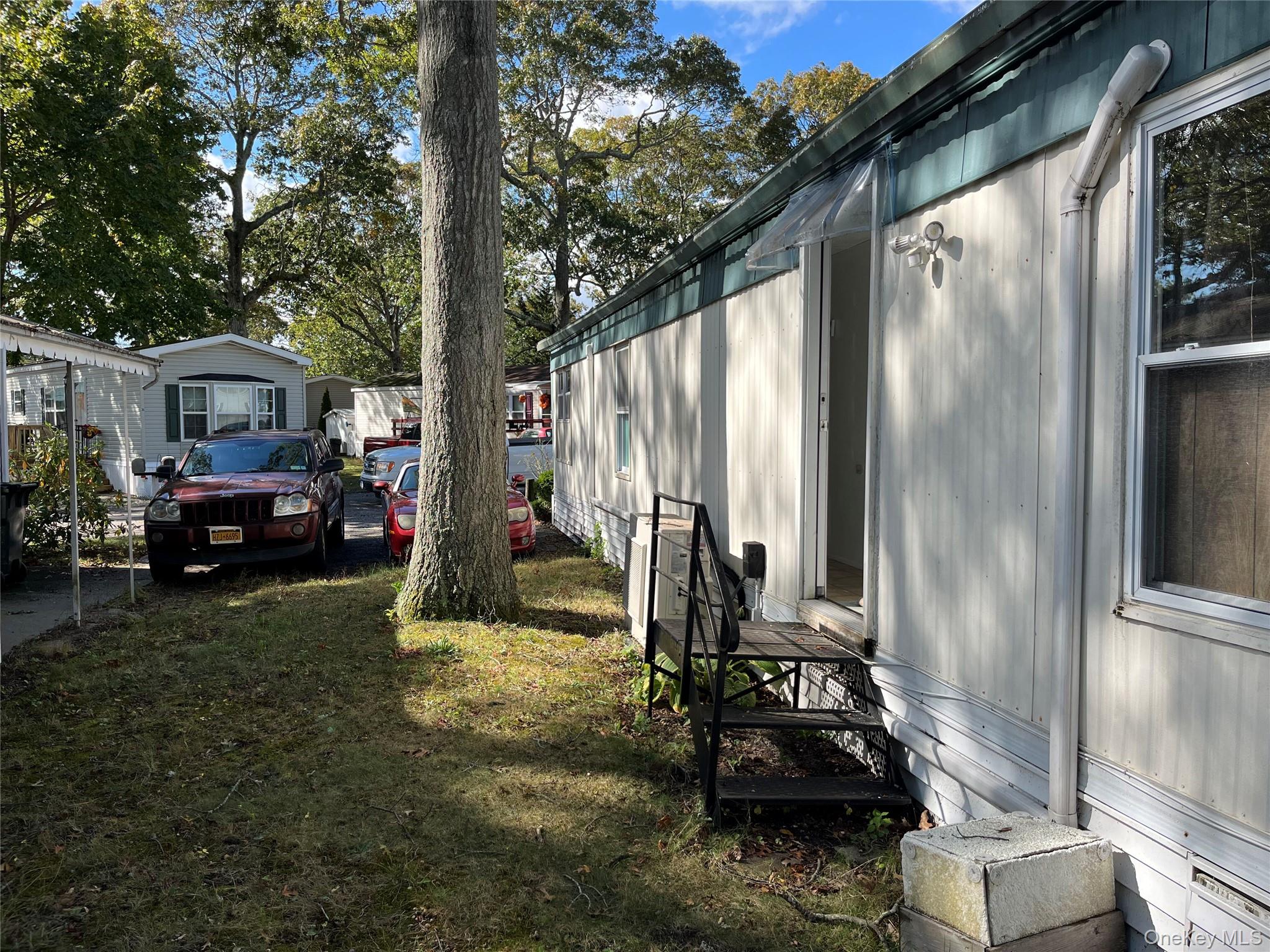 37-64 HUBBARD AVE, Riverhead, NY 11901